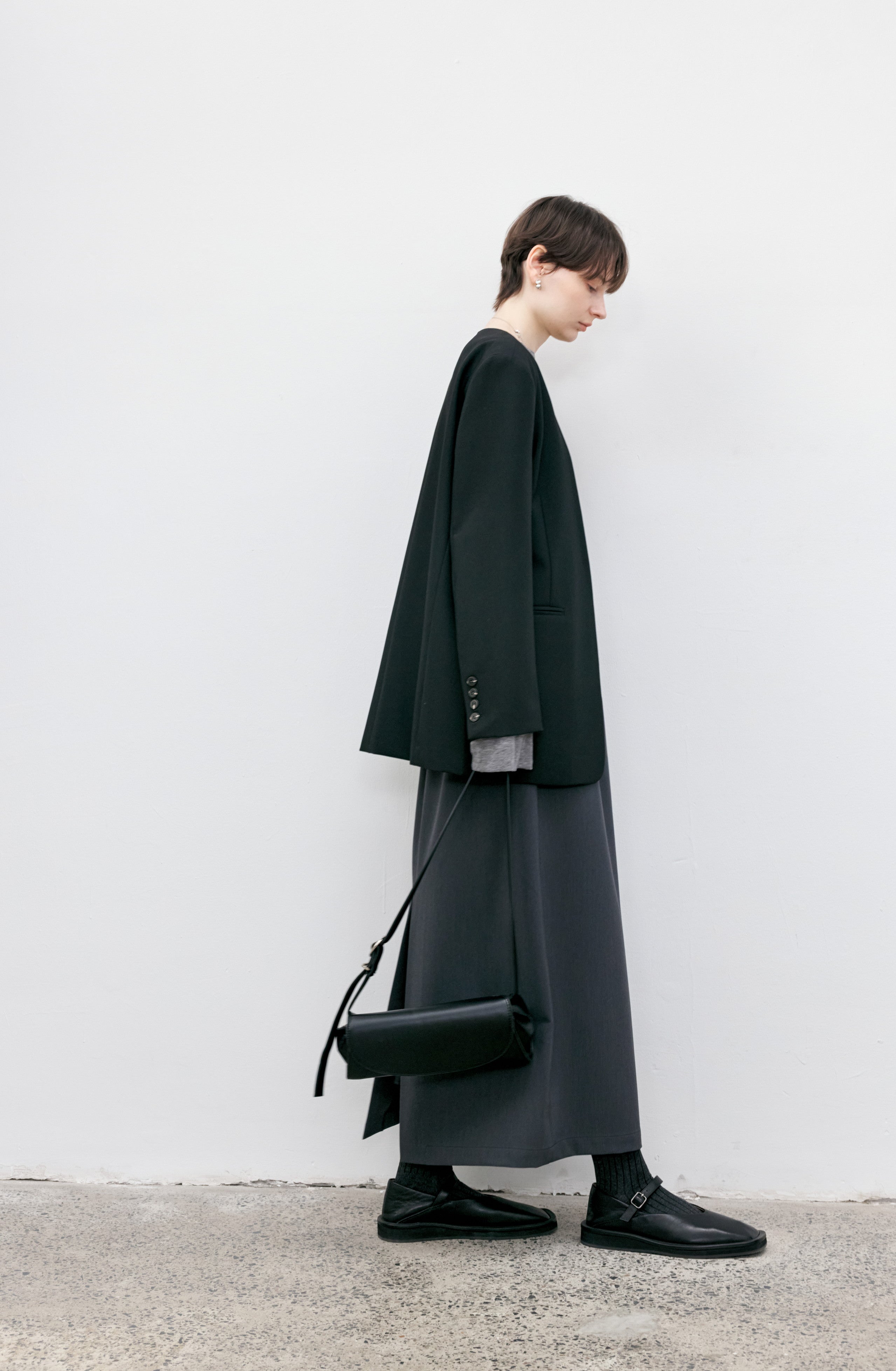 BACK SLIT FLAT SKIRT / バックスリットフラットスカート