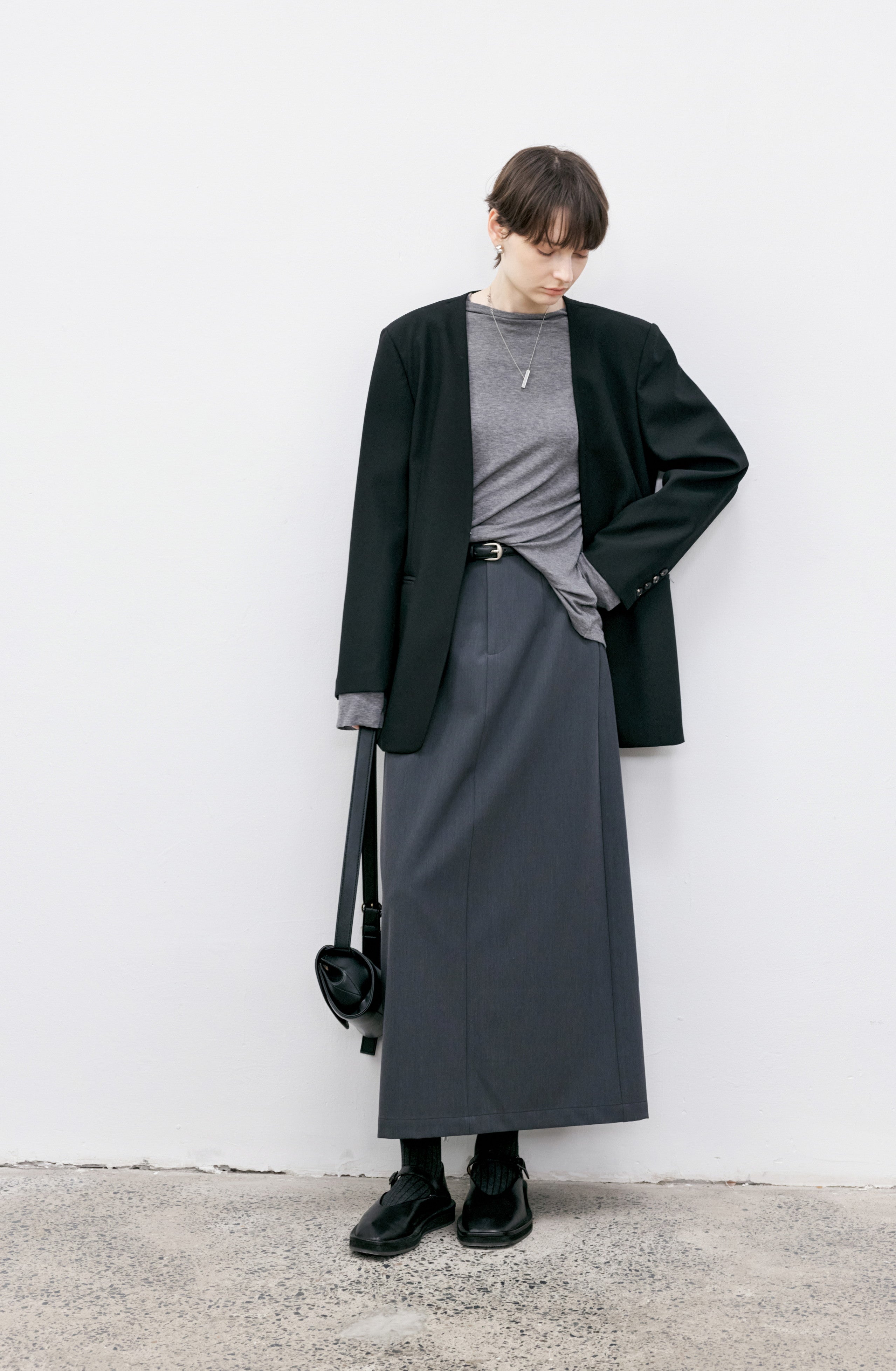 BACK SLIT FLAT SKIRT / バックスリットフラットスカート