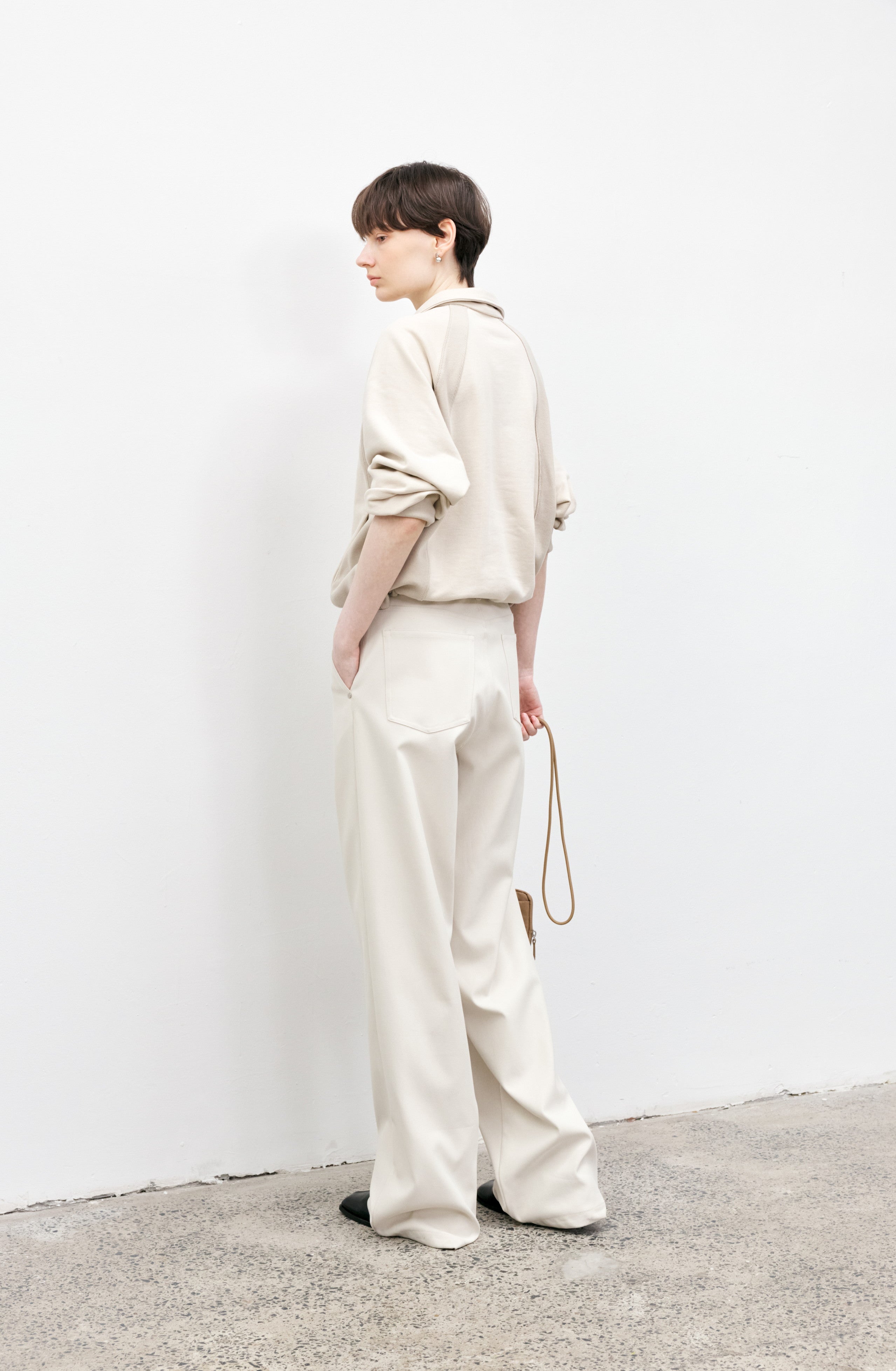 WHITE LOOSE SOFT PANTS / ホワイトルーズソフトパンツ