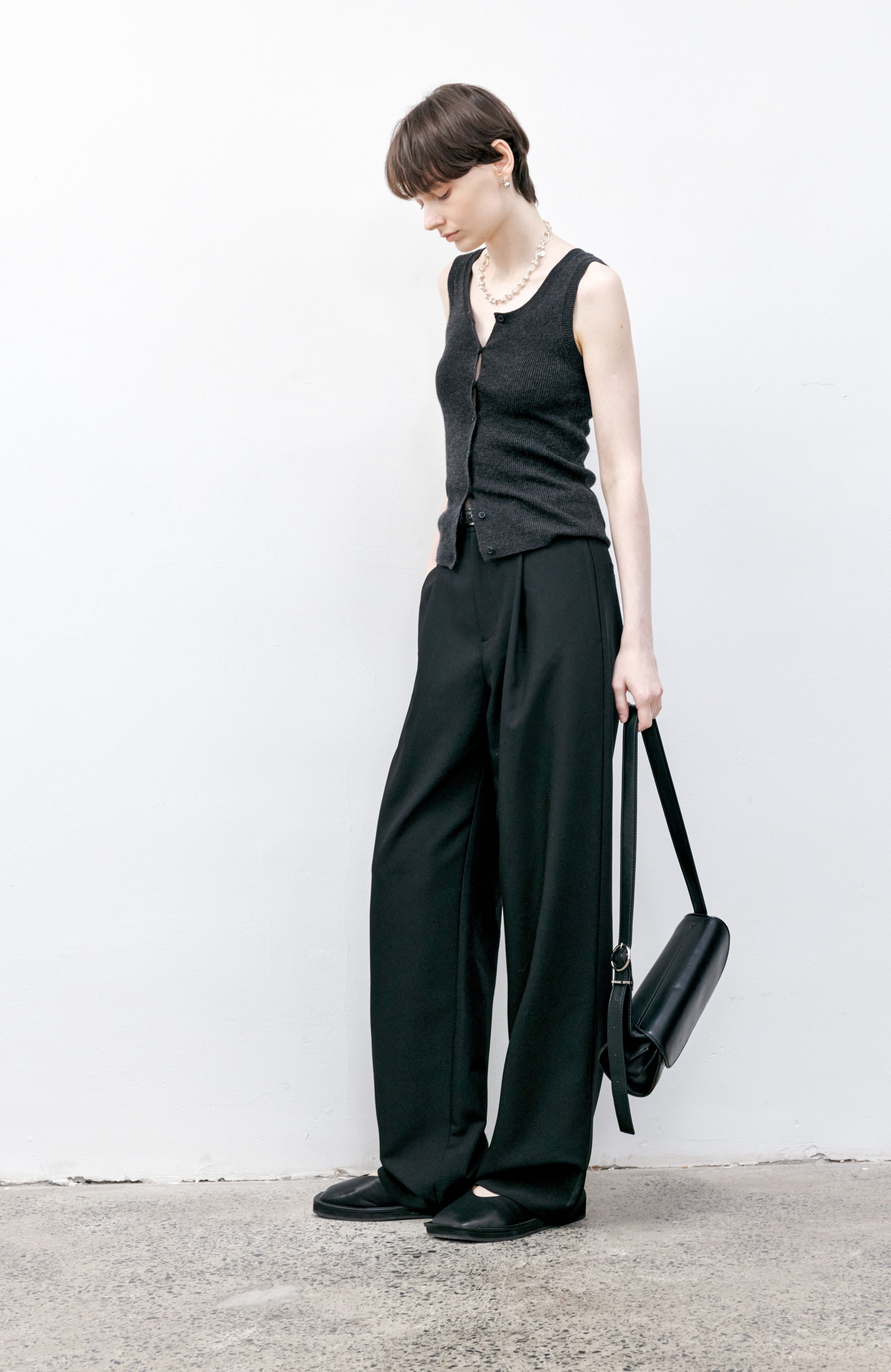 BASIC DRAPE STRAIGHT PANTS