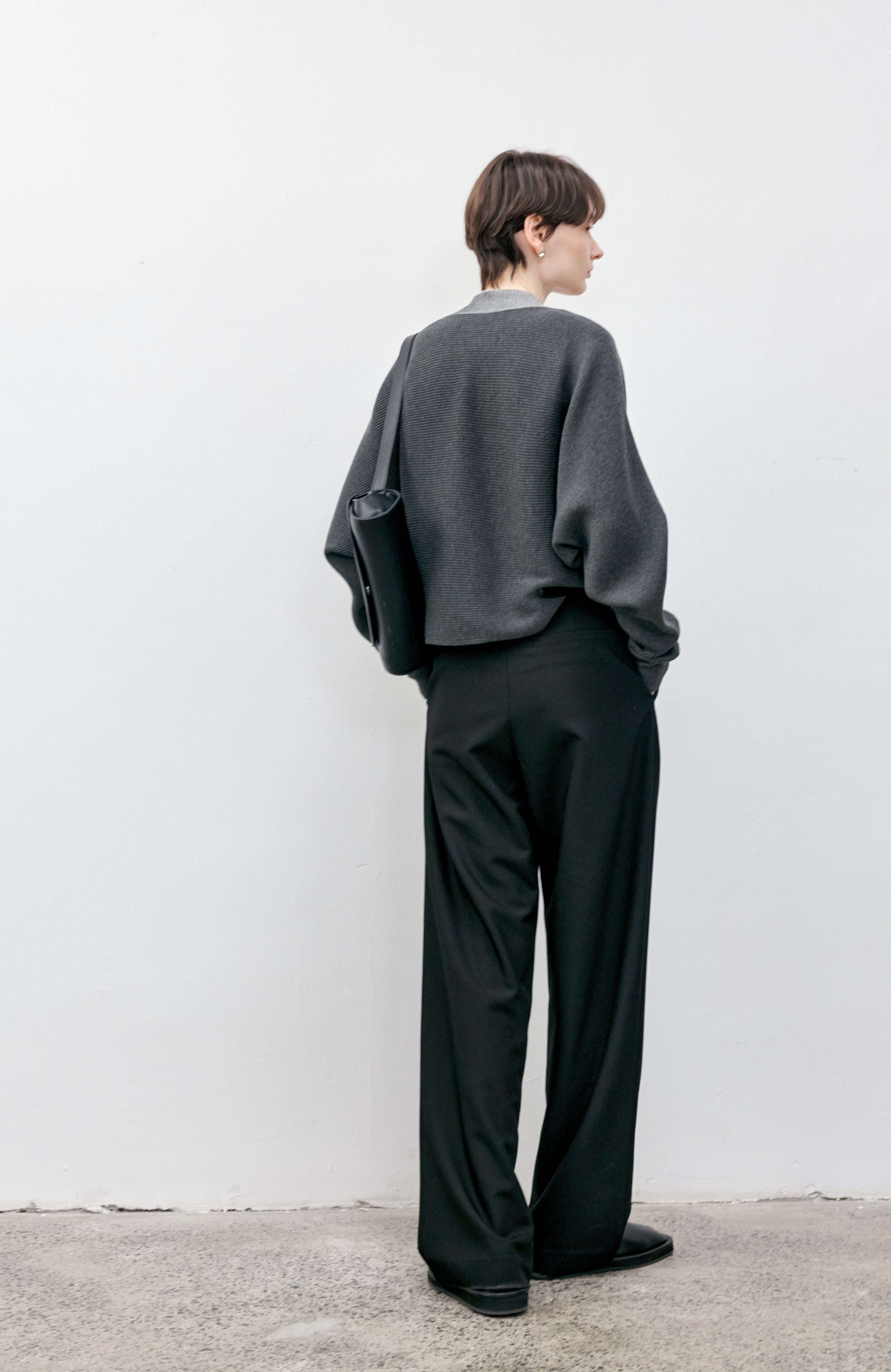 BASIC DRAPE STRAIGHT PANTS