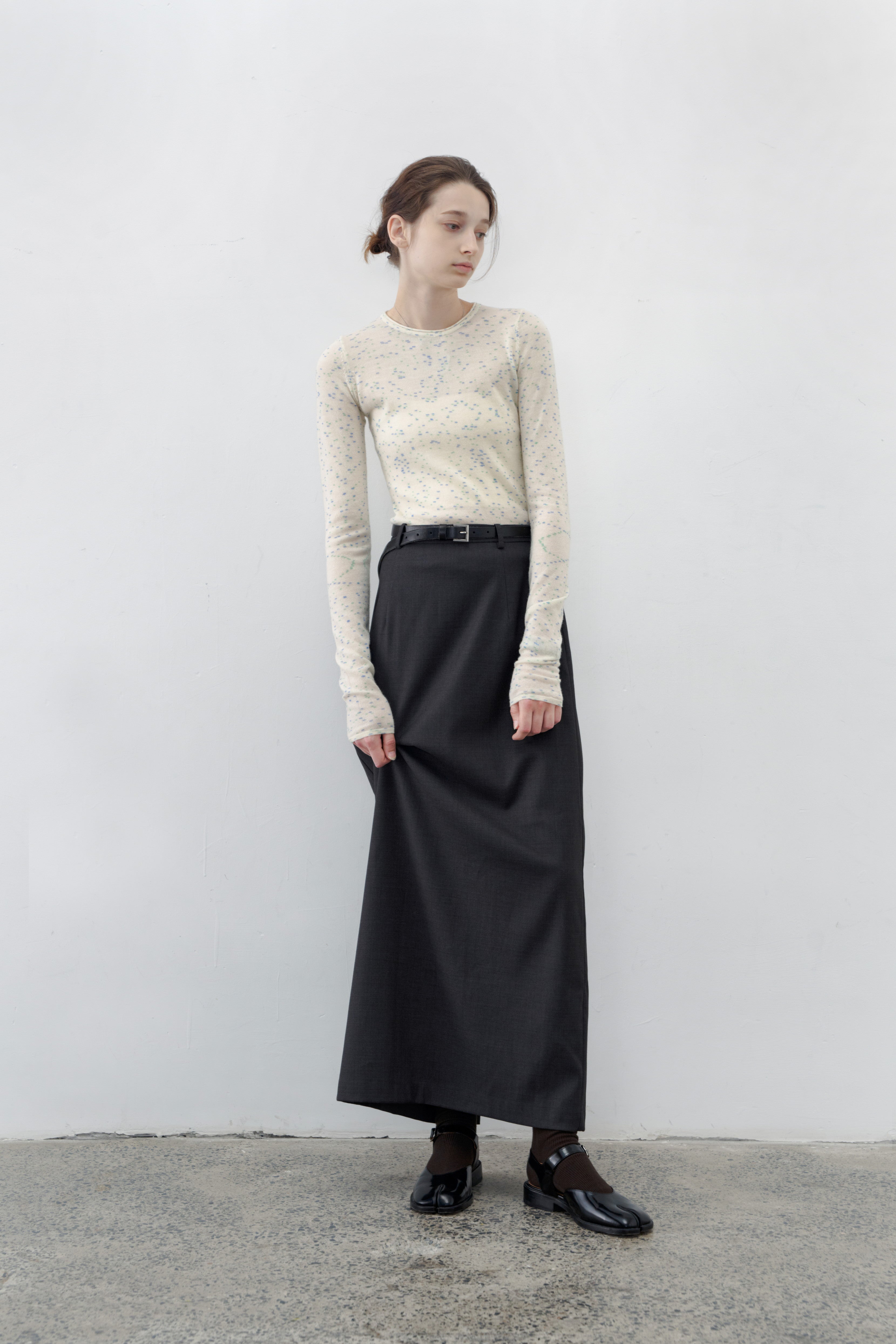 BACK SLIT SMOOTH FLAT SKIRT / バックスリットスムースフラットスカート