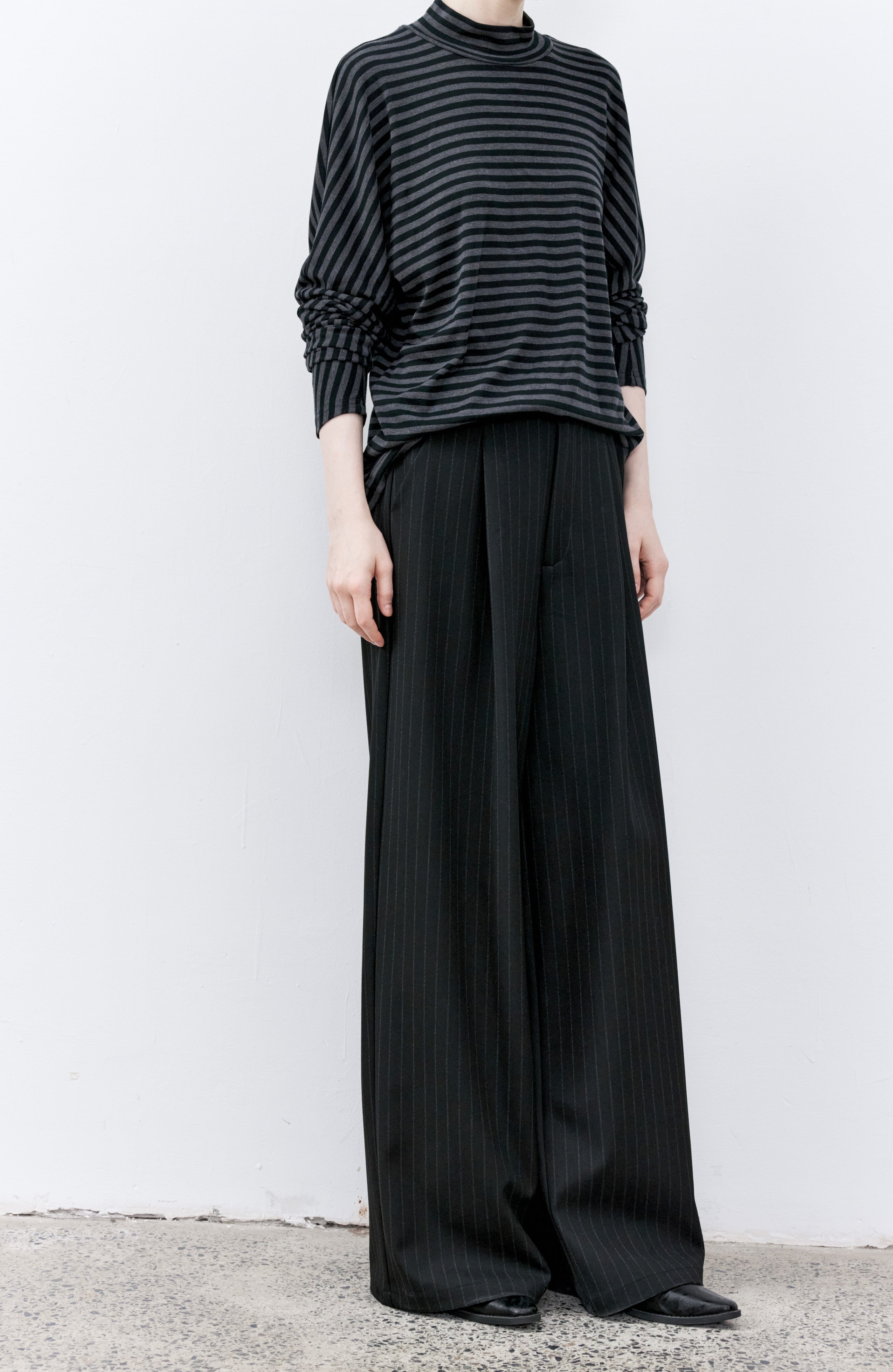 WIDE DRAPE STRIPED PANTS / ワイドドレープストライプパンツ