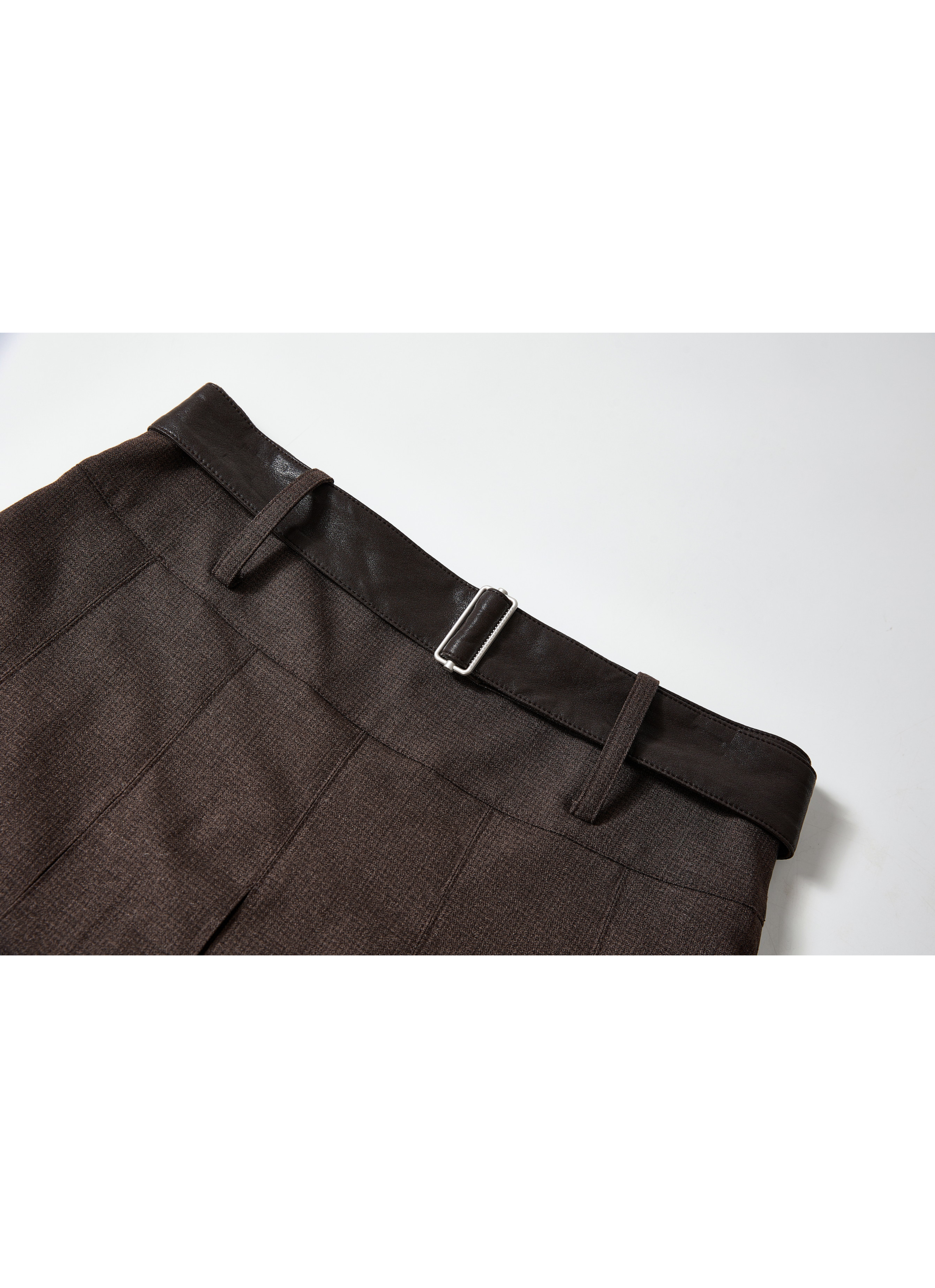BACK LEATHER PLEATED SKIRT