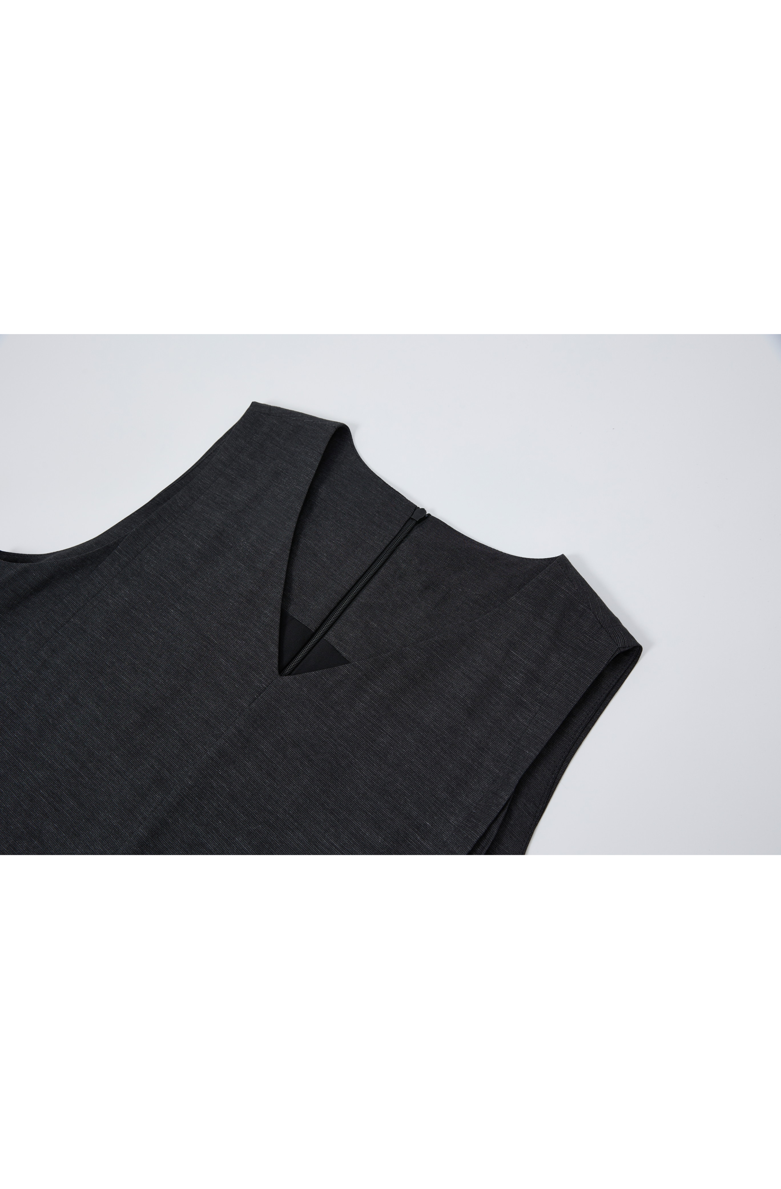 LIGHT TUCK MAXI DRESS / 라이트 터크 맥시 원피스
