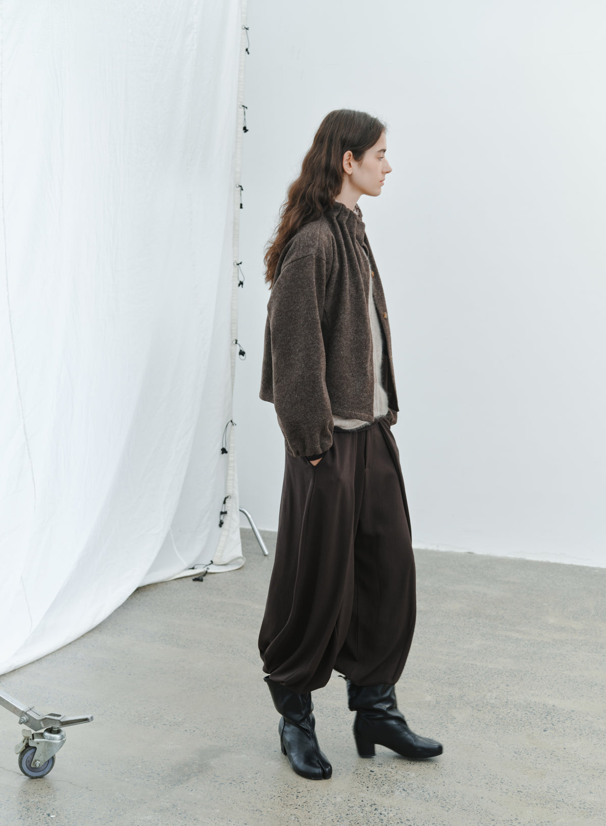 TUCK HEM DRAPE SLACKS