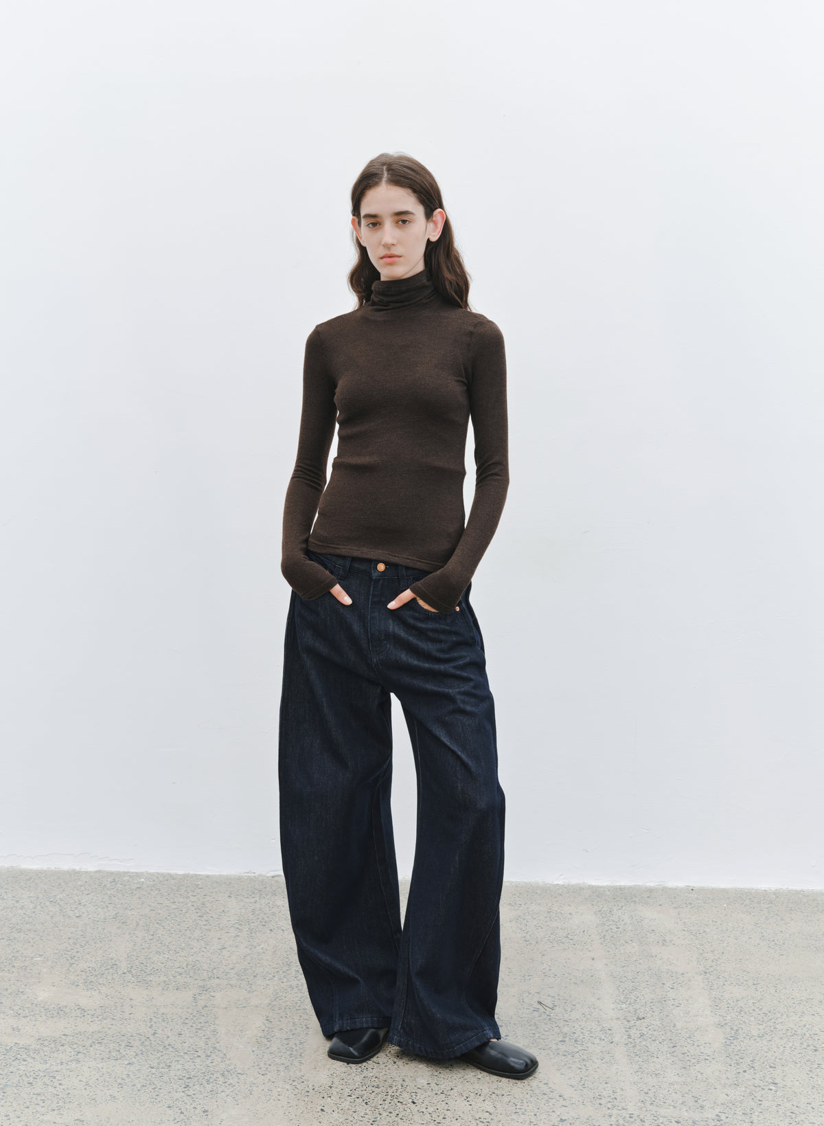 SIDE EDGE DEEP JEANS