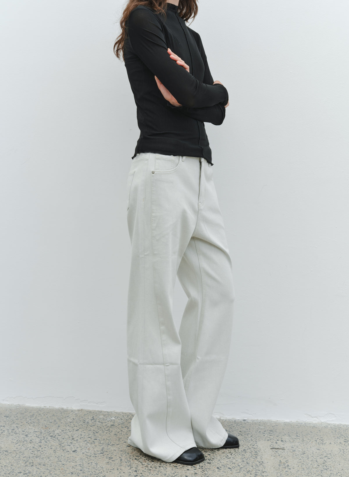 WASHED WHITE FLARE JEANS
