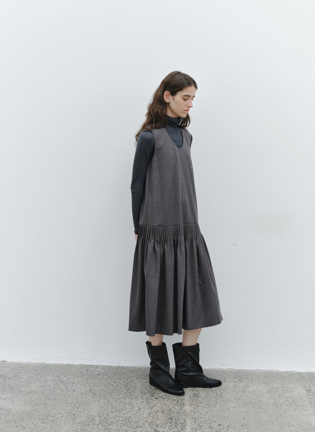 PLEATS LINE KNIT DRESS