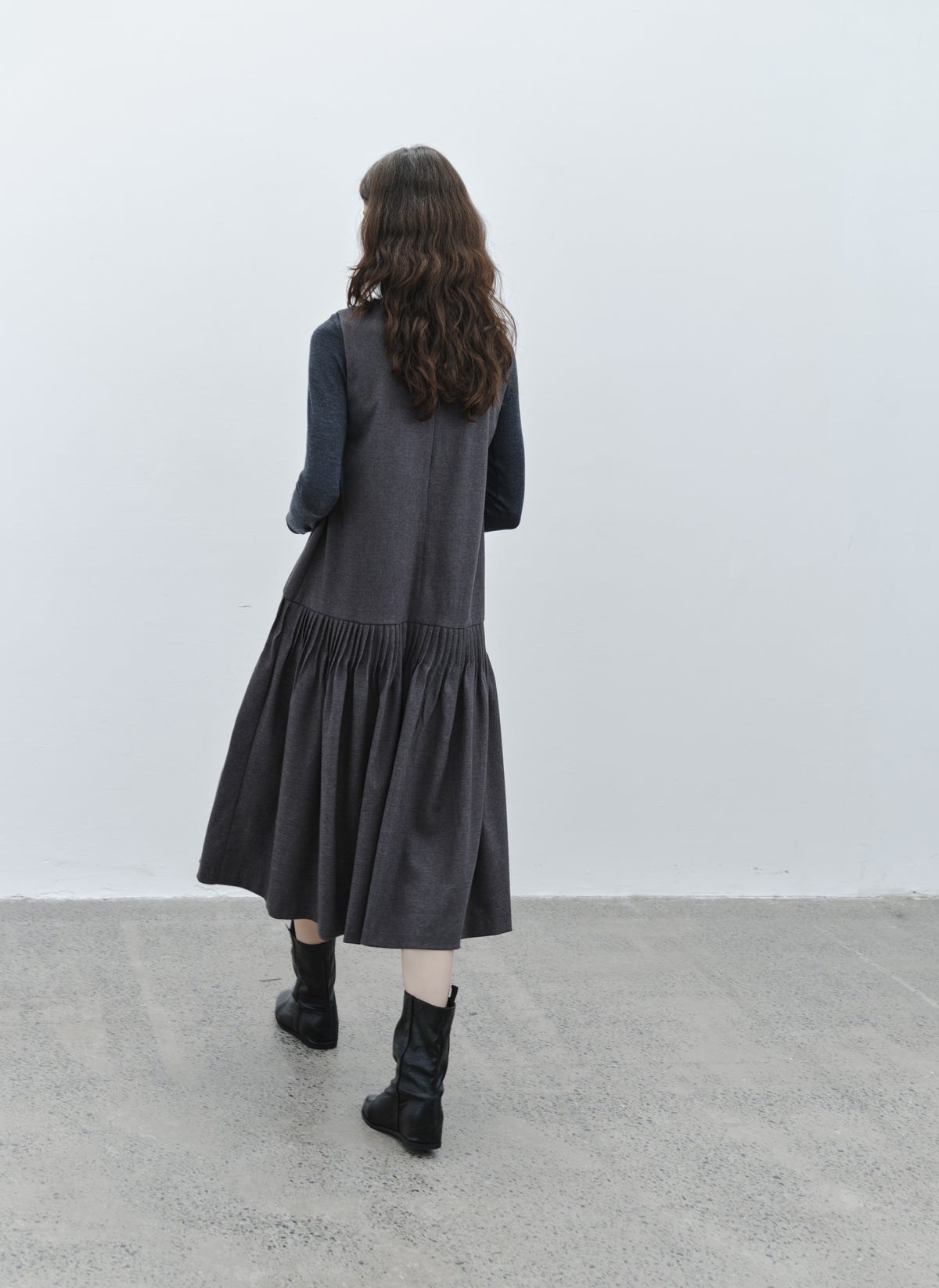 PLEATS LINE KNIT DRESS