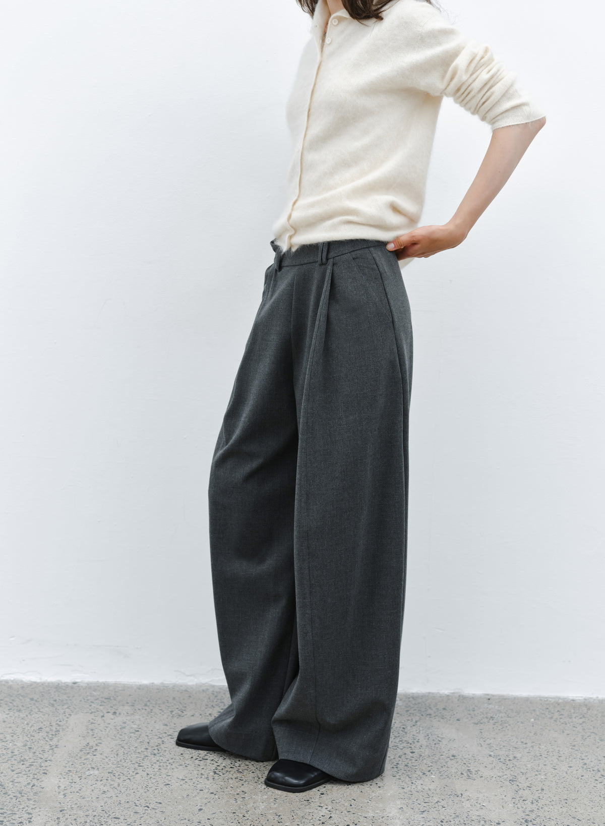 SHARP DRAPE WIDE SLACKS