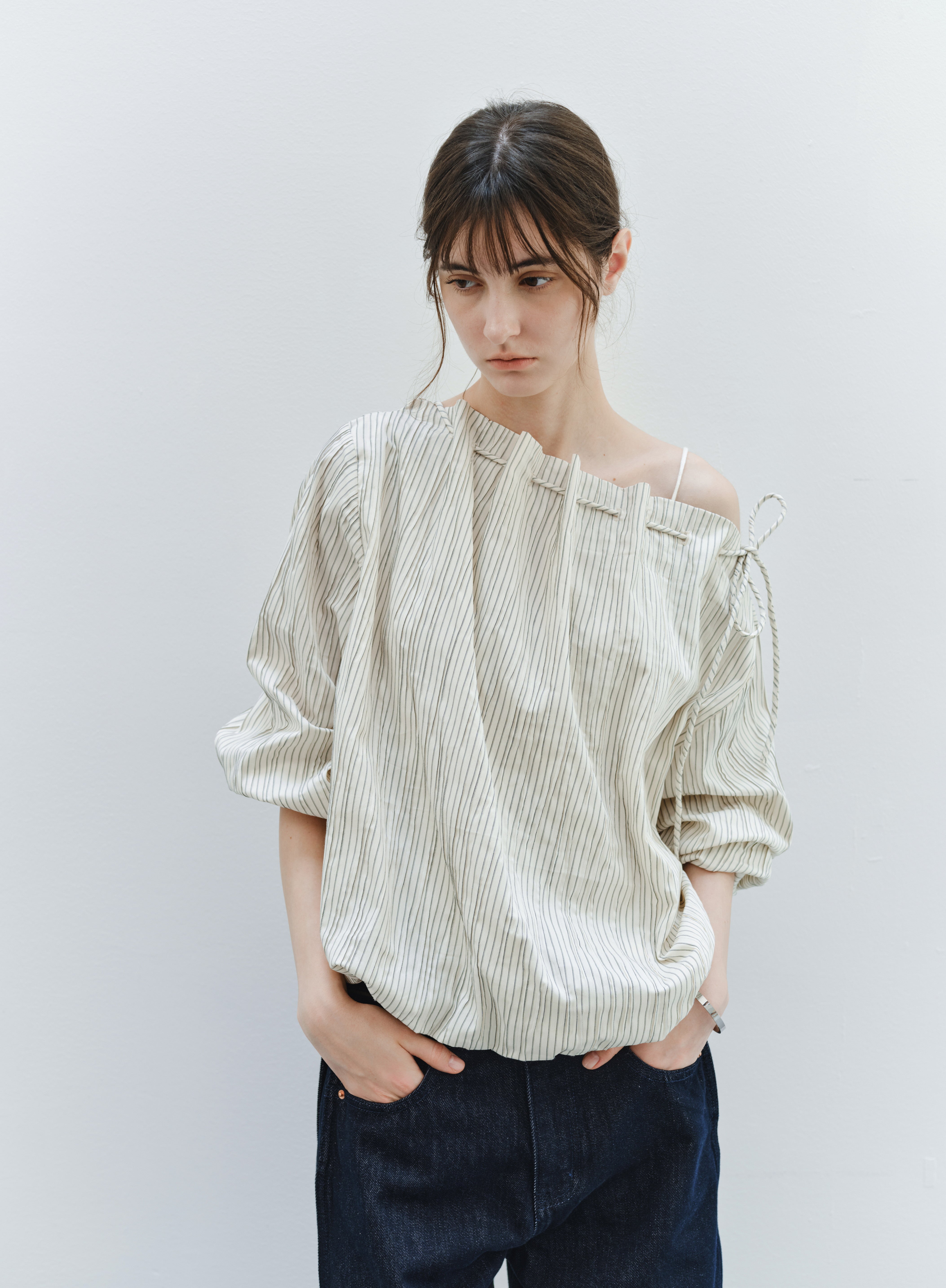 STRING POUCH PINSTRIPE SHIRT