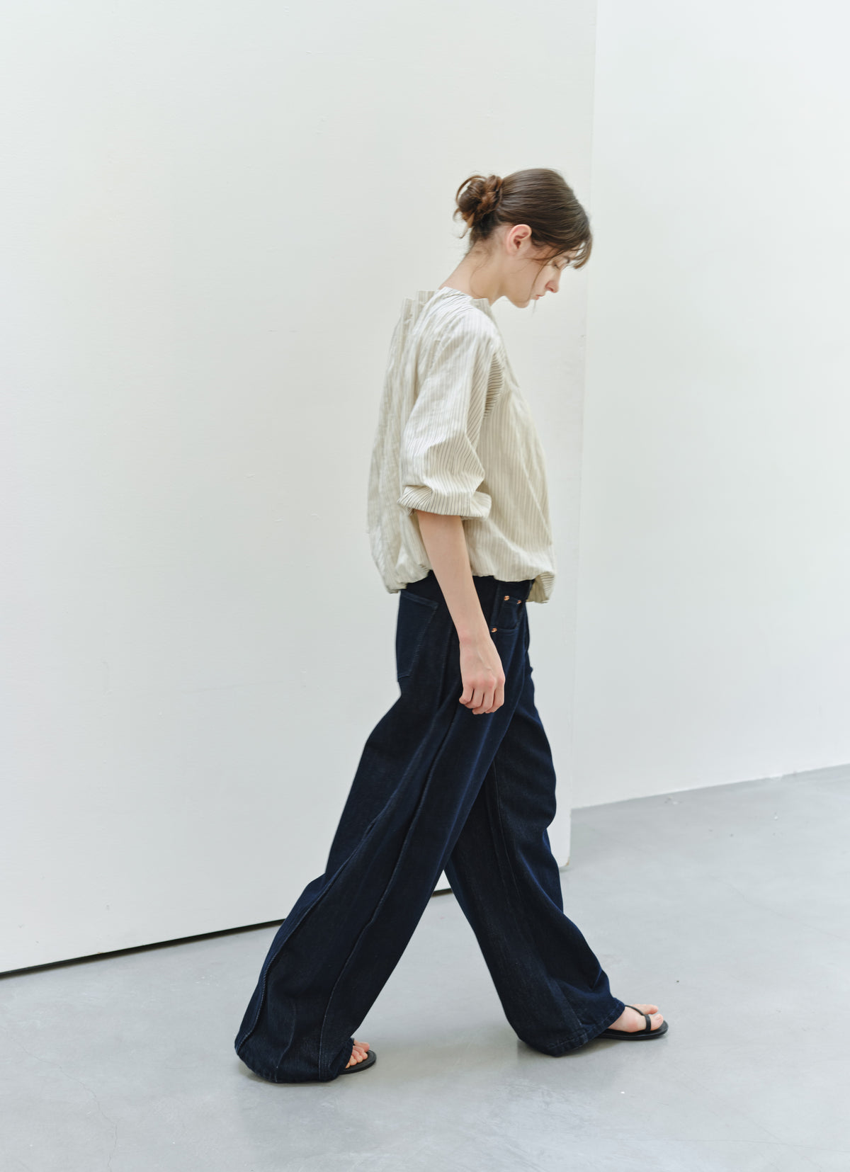 SIDE EDGE DEEP JEANS