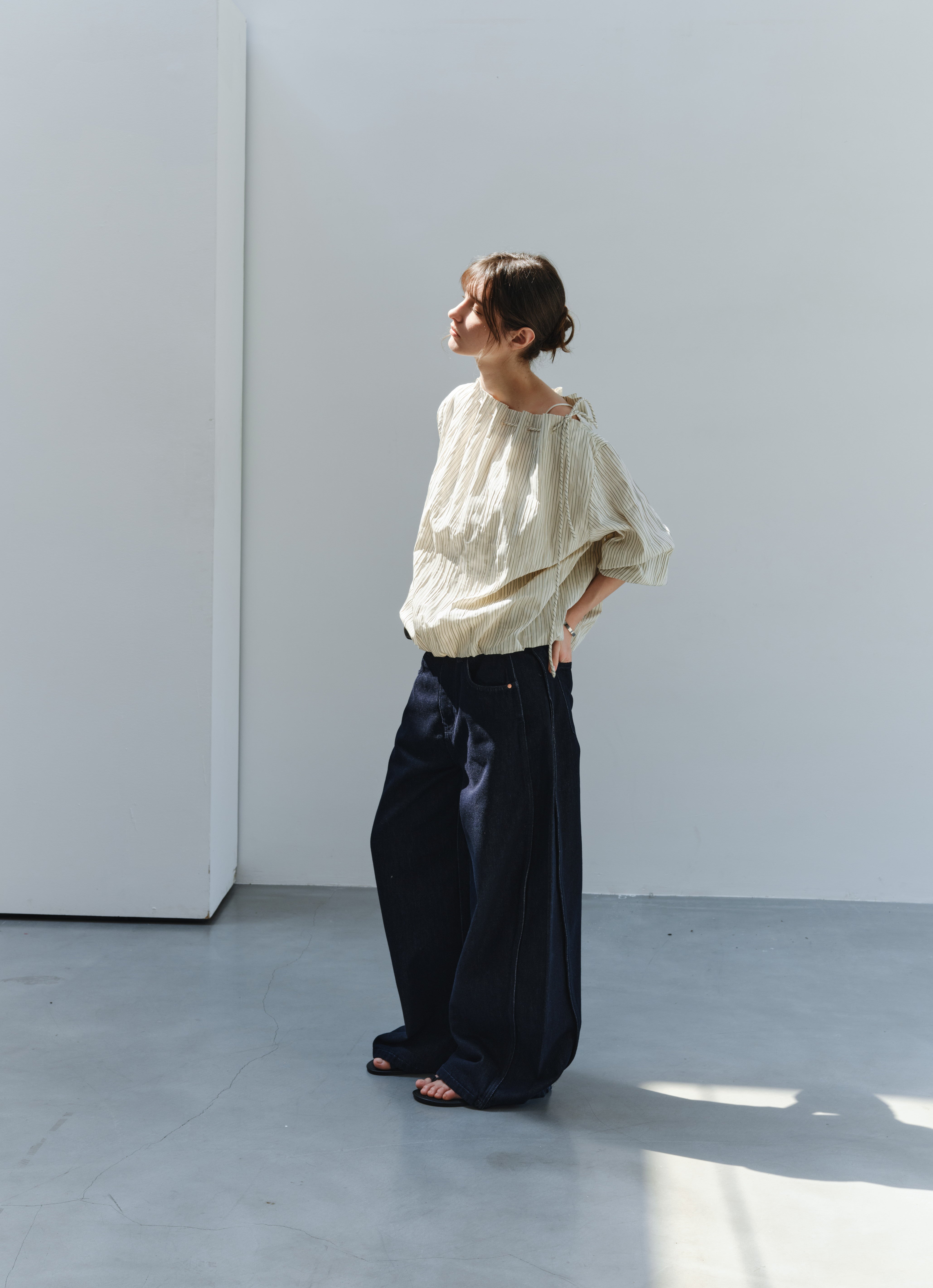 STRING POUCH PINSTRIPE SHIRT