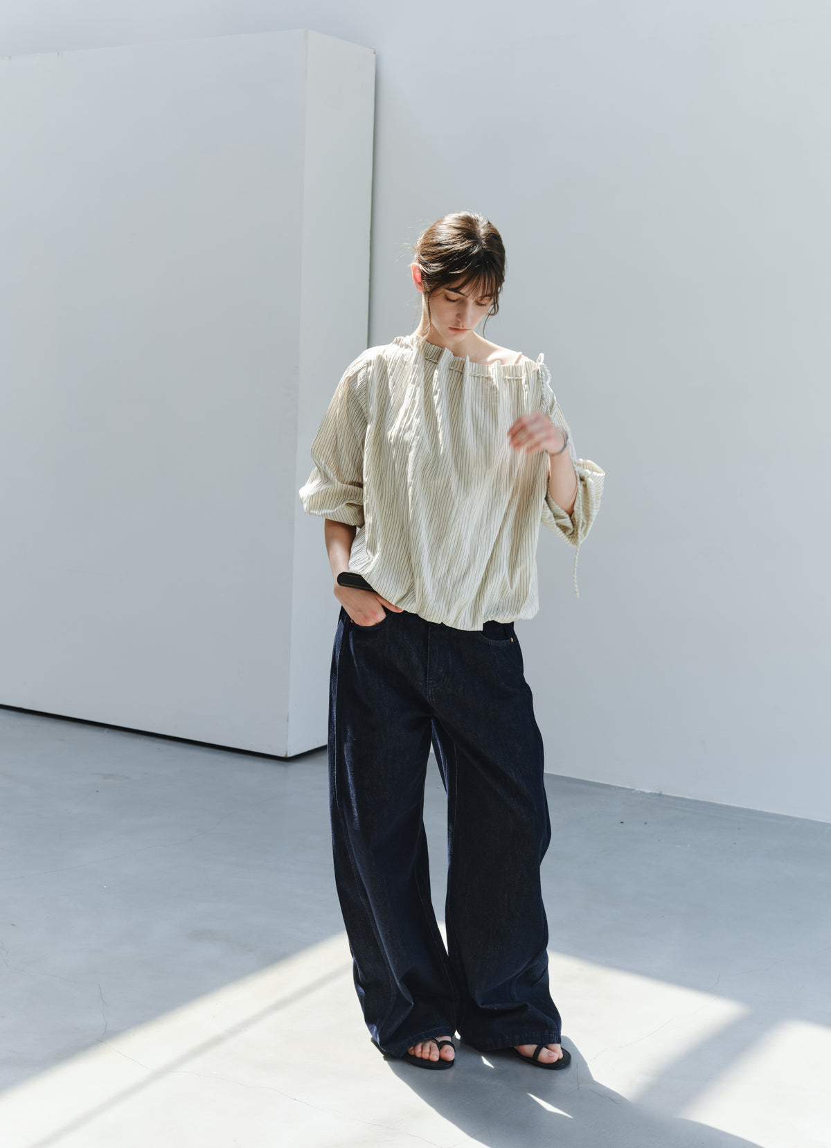 SIDE EDGE DEEP JEANS