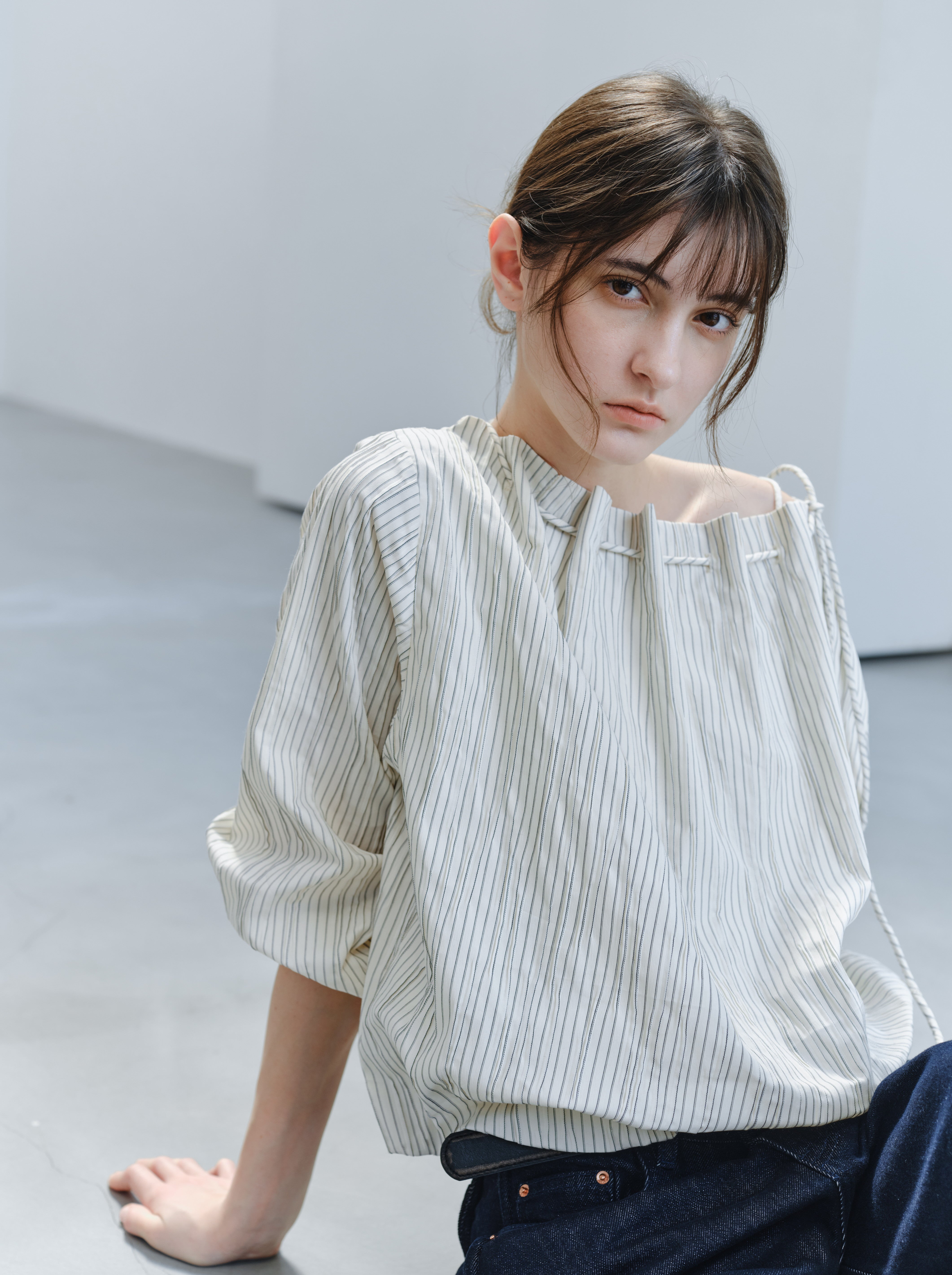 STRING POUCH PINSTRIPE SHIRT