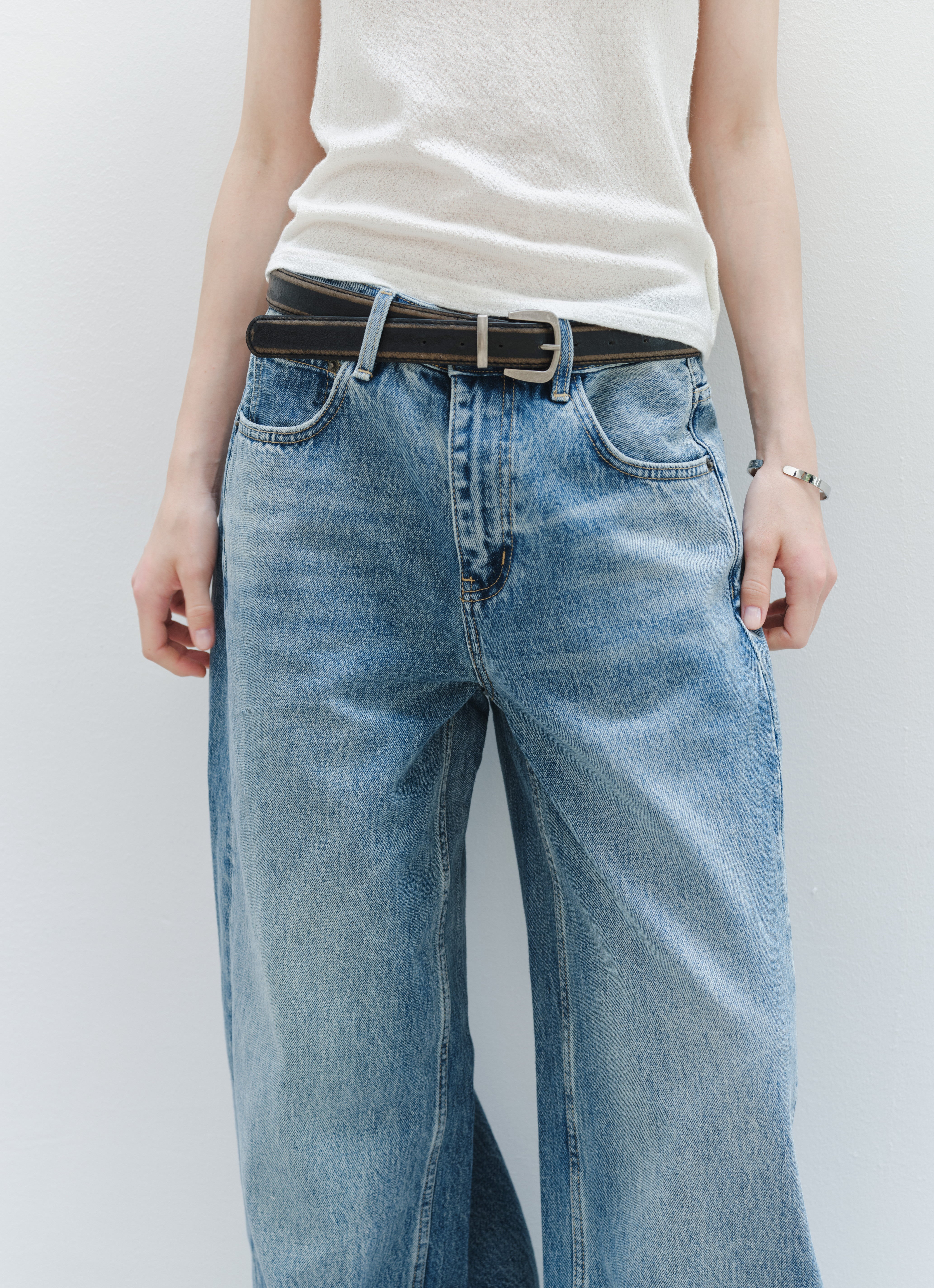 WASHED BLUE BASIC JEANS
