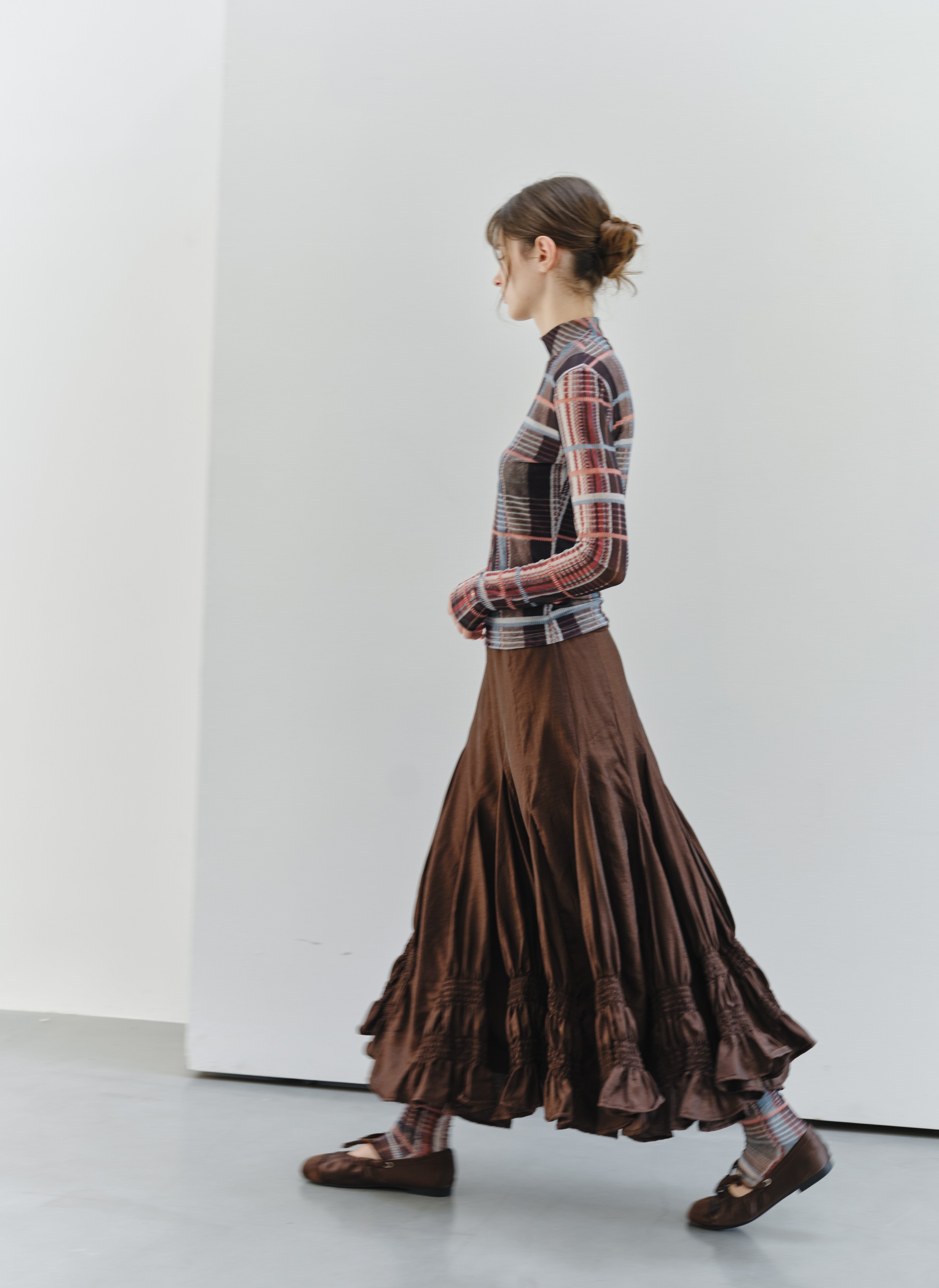 GATHER RUFFLE DESIGN SKIRT
