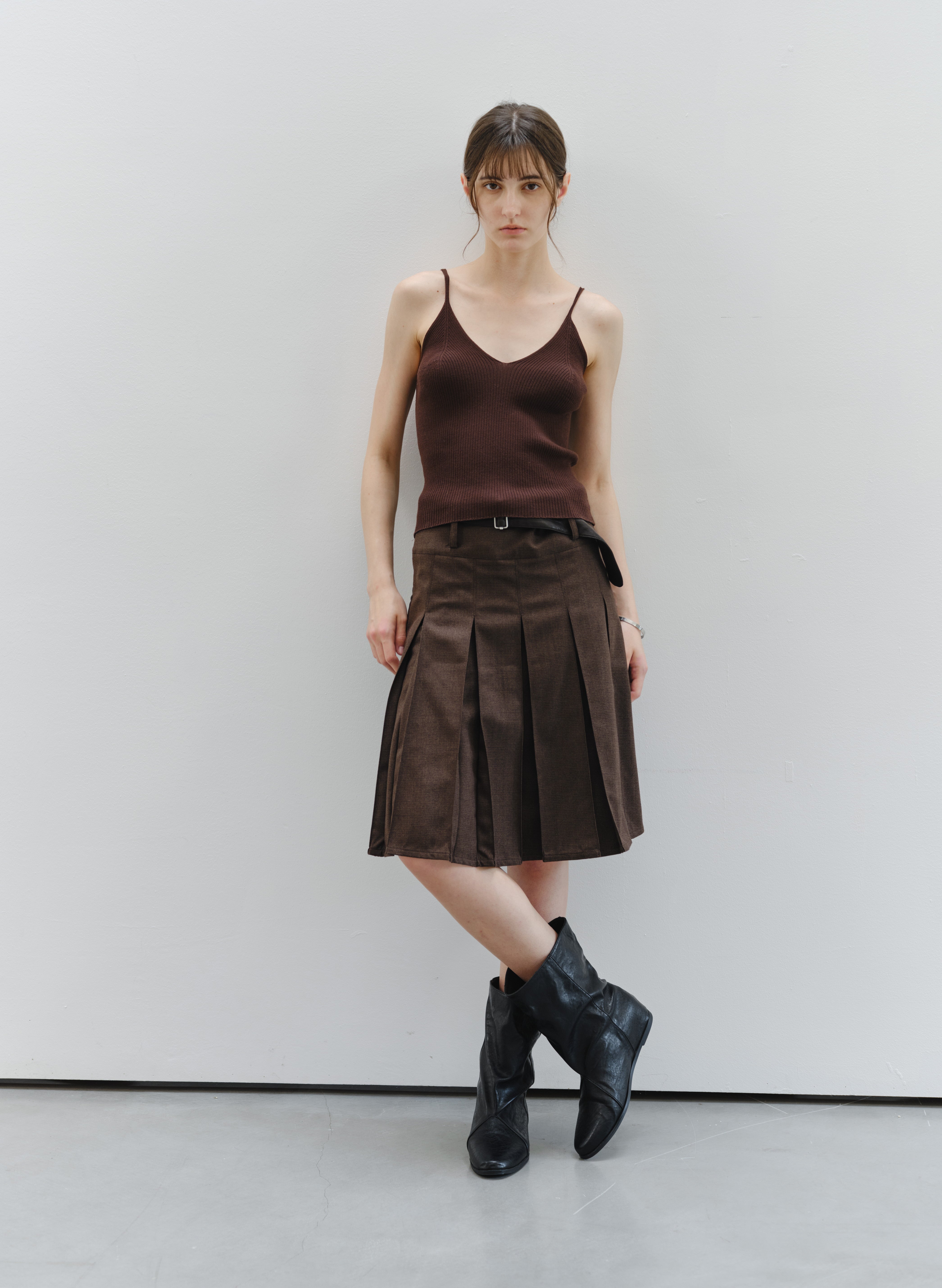 BACK LEATHER PLEATED SKIRT