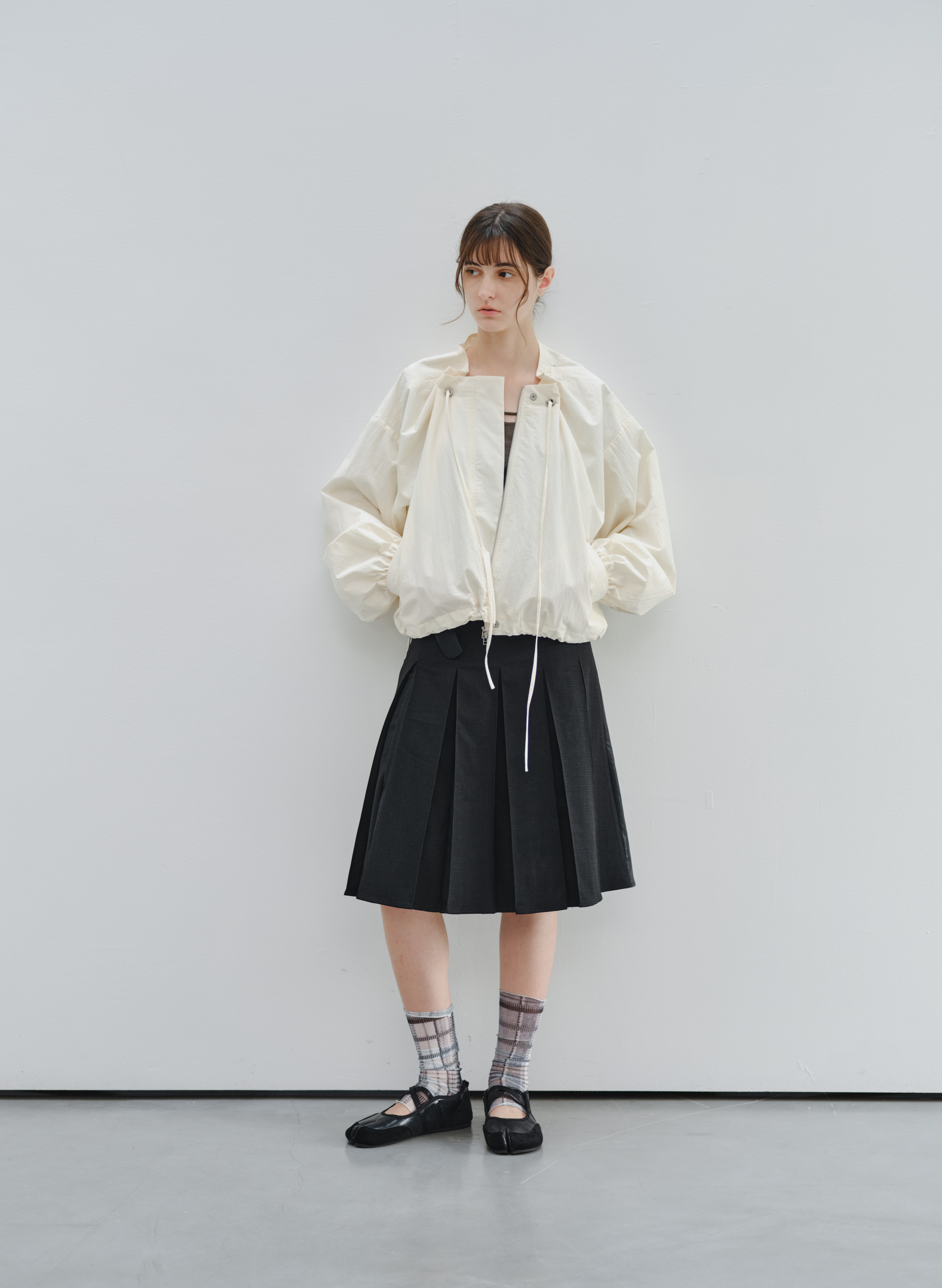 GATHER NECK SHORT BLOUSON