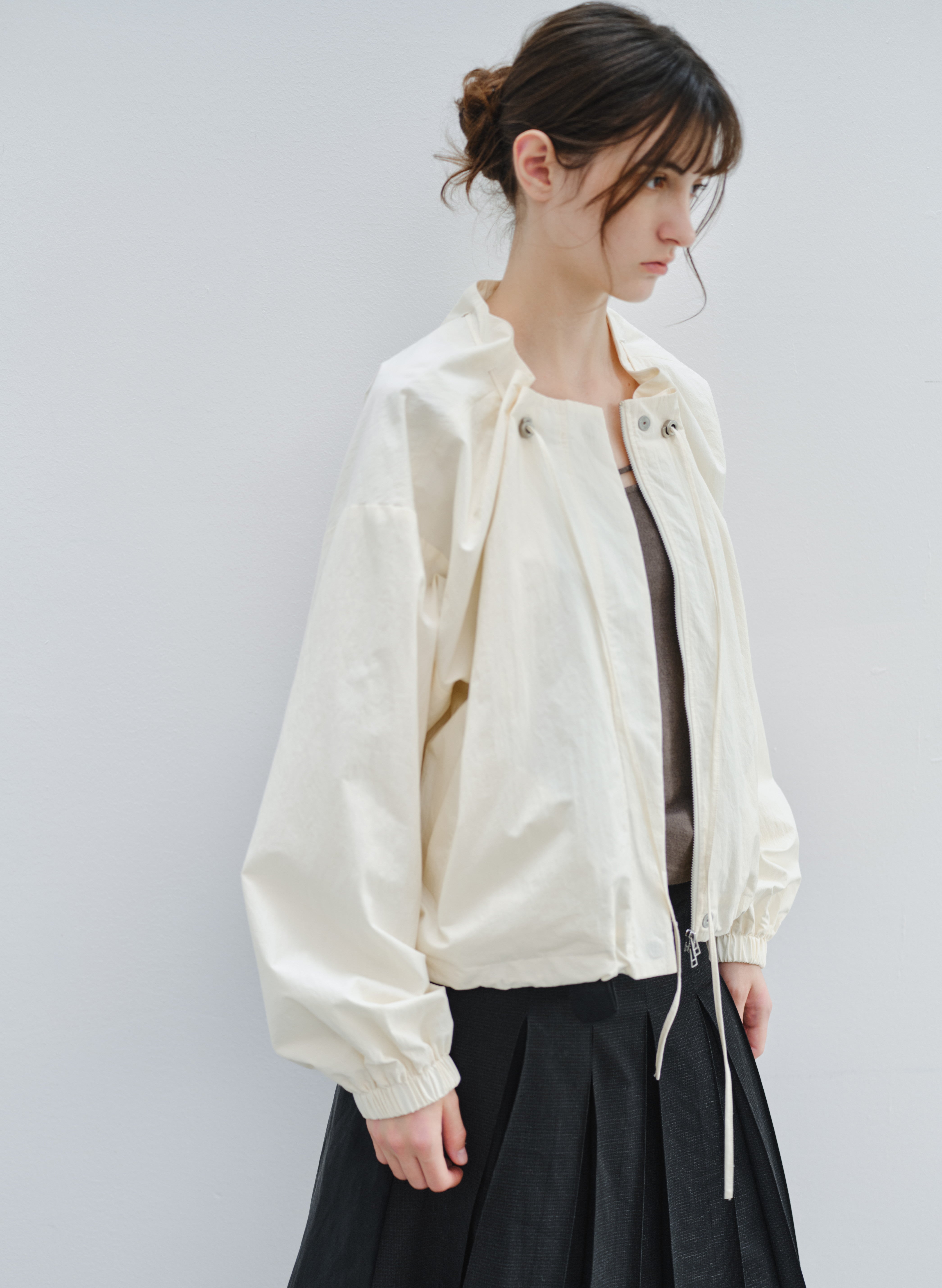 GATHER NECK SHORT BLOUSON