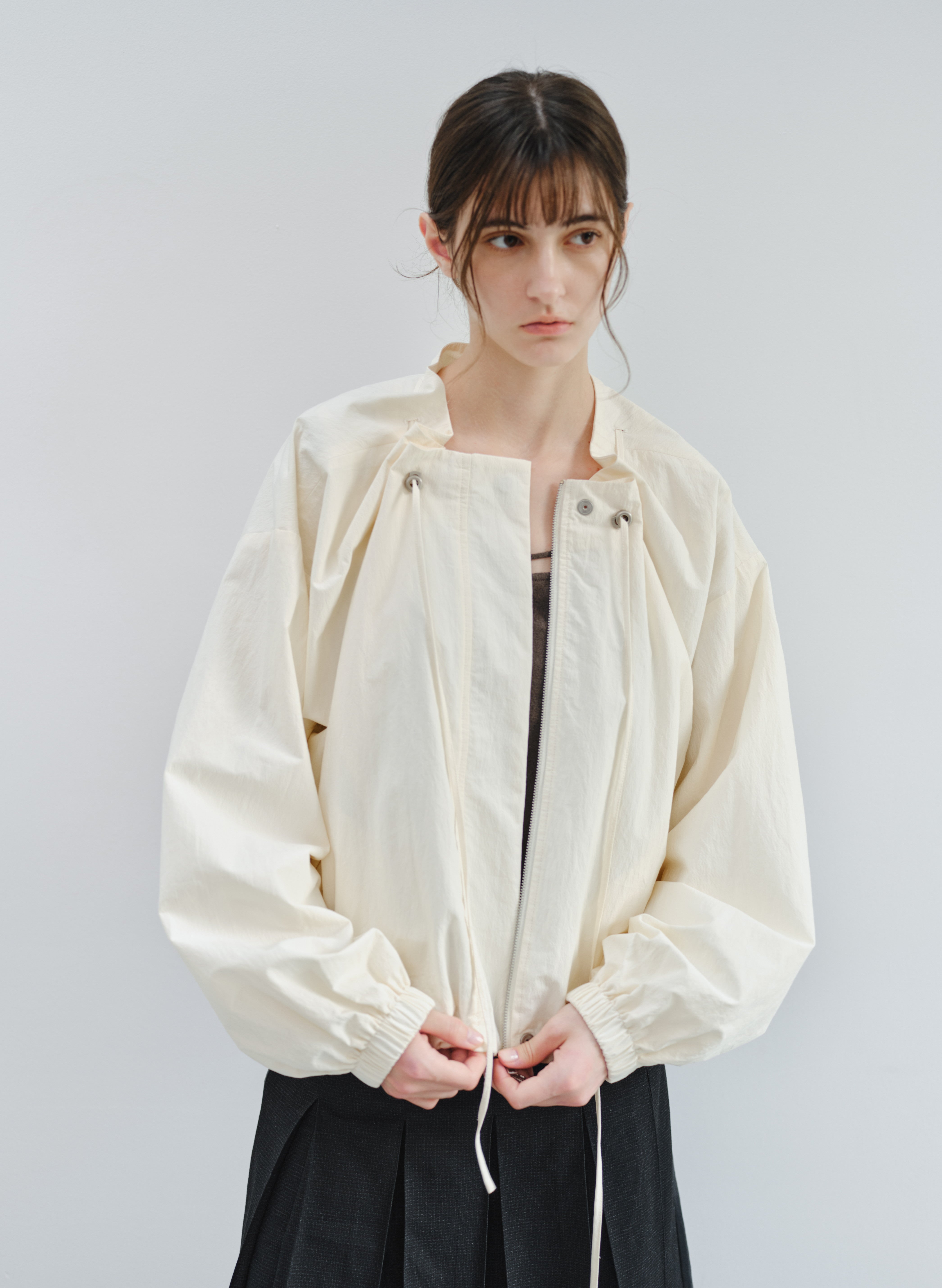 GATHER NECK SHORT BLOUSON