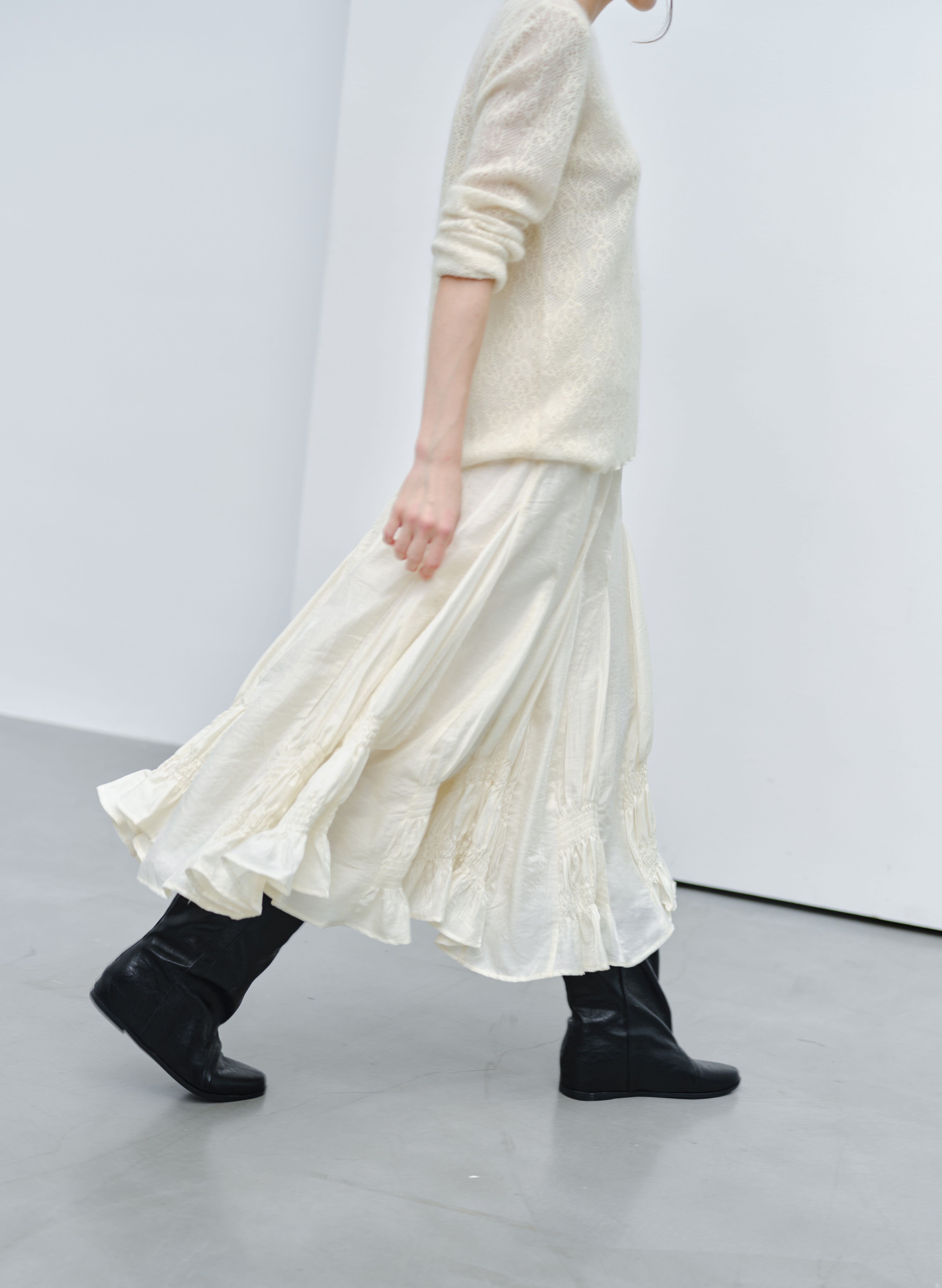 GATHER RUFFLE DESIGN SKIRT