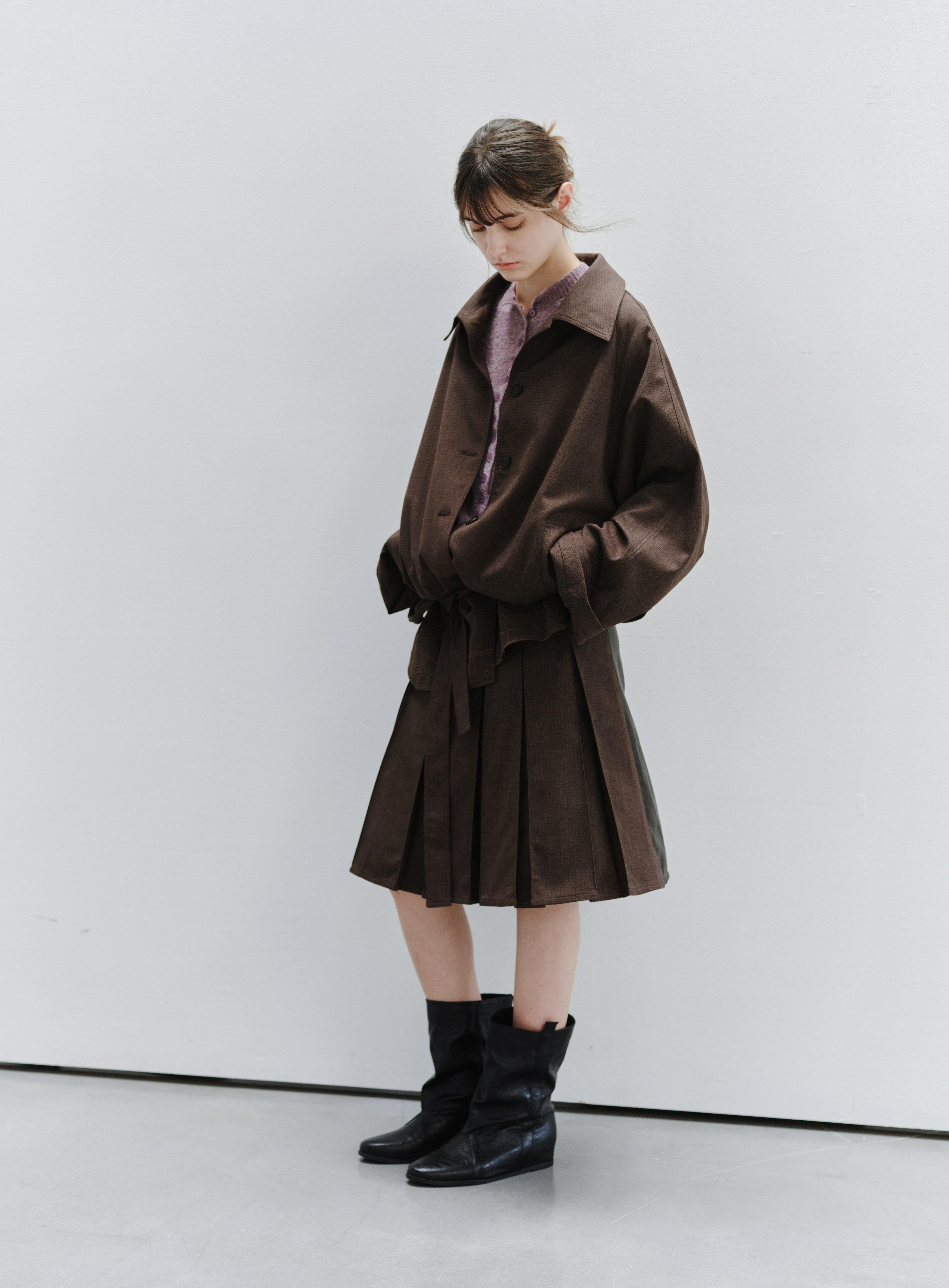 BACK LEATHER PLEATED SKIRT