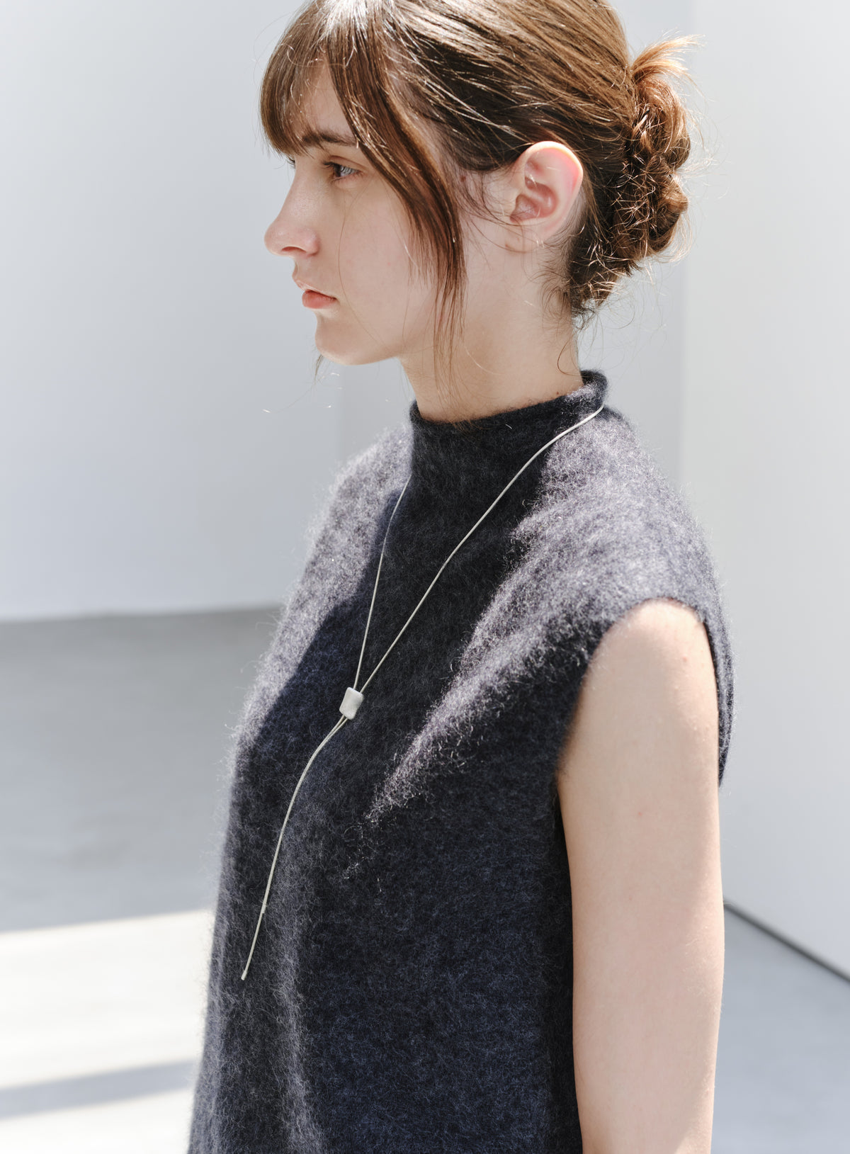 ROLL HEM SLEEVELESS WOOL TOP