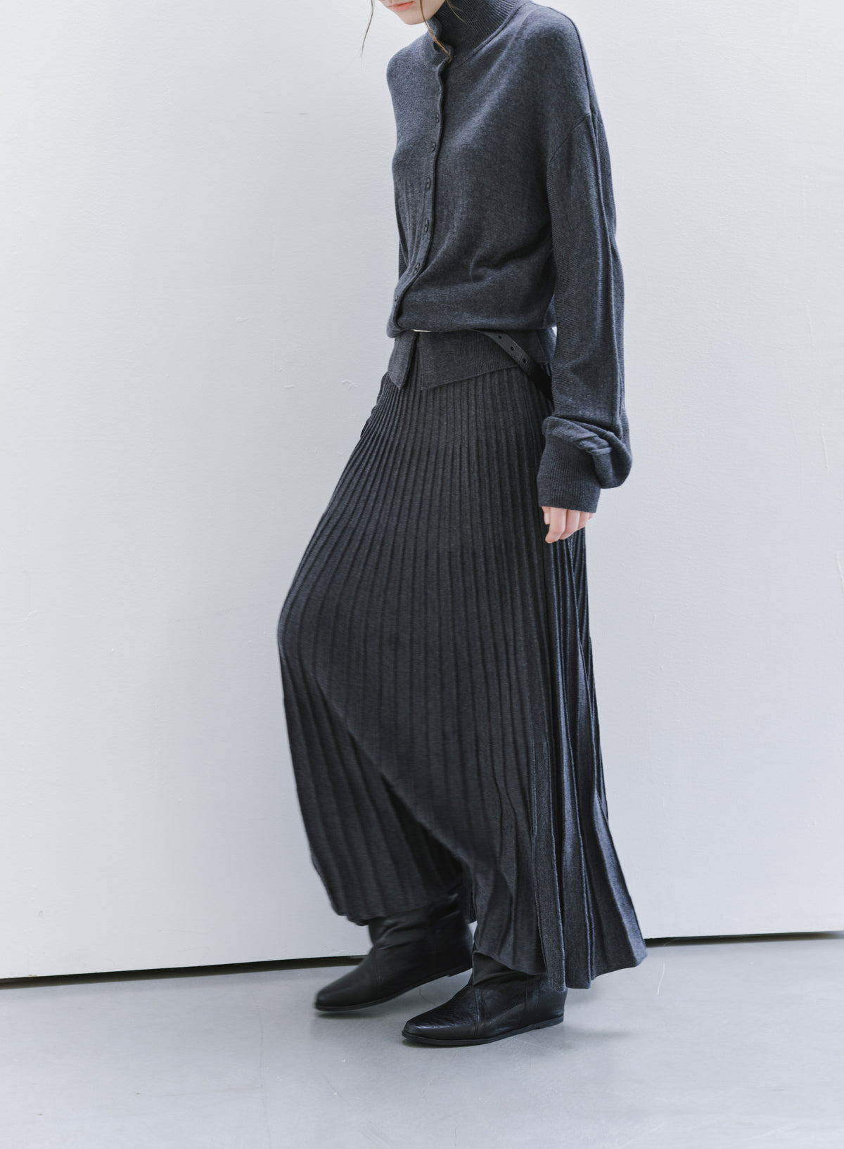 DRAPE PLEATED KNIT SKIRT