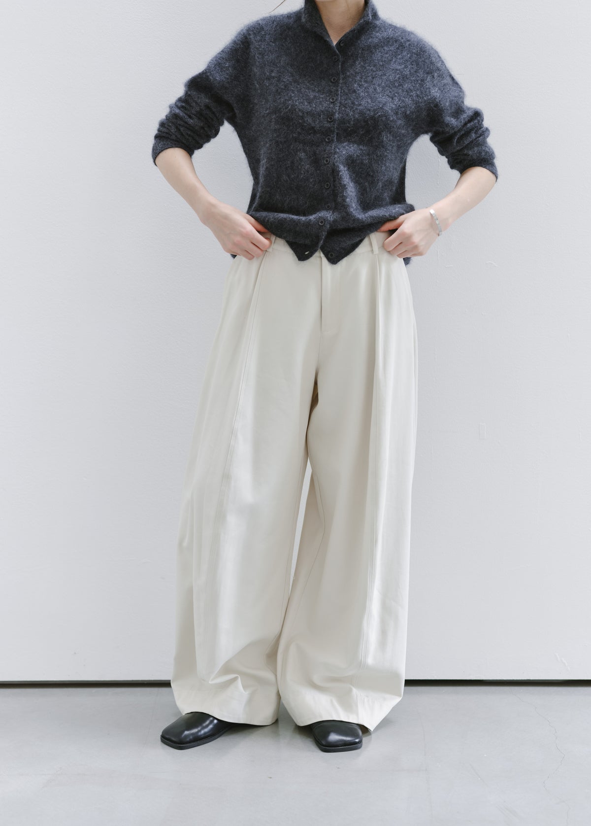 DEEP TUCK WIDE PANTS