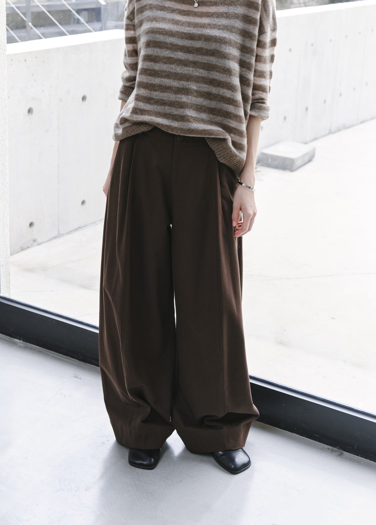 DEEP TUCK WIDE PANTS