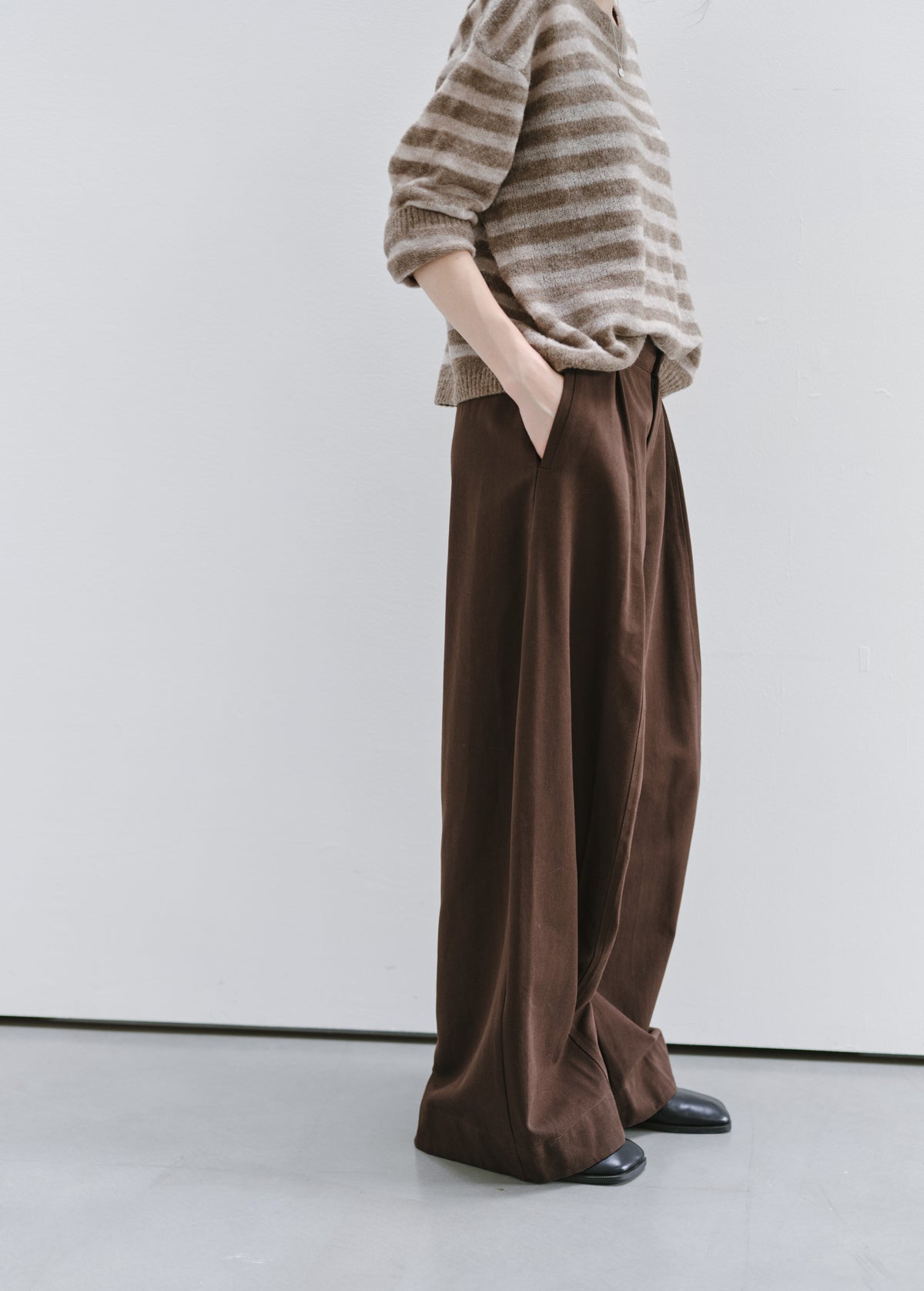 DEEP TUCK WIDE PANTS
