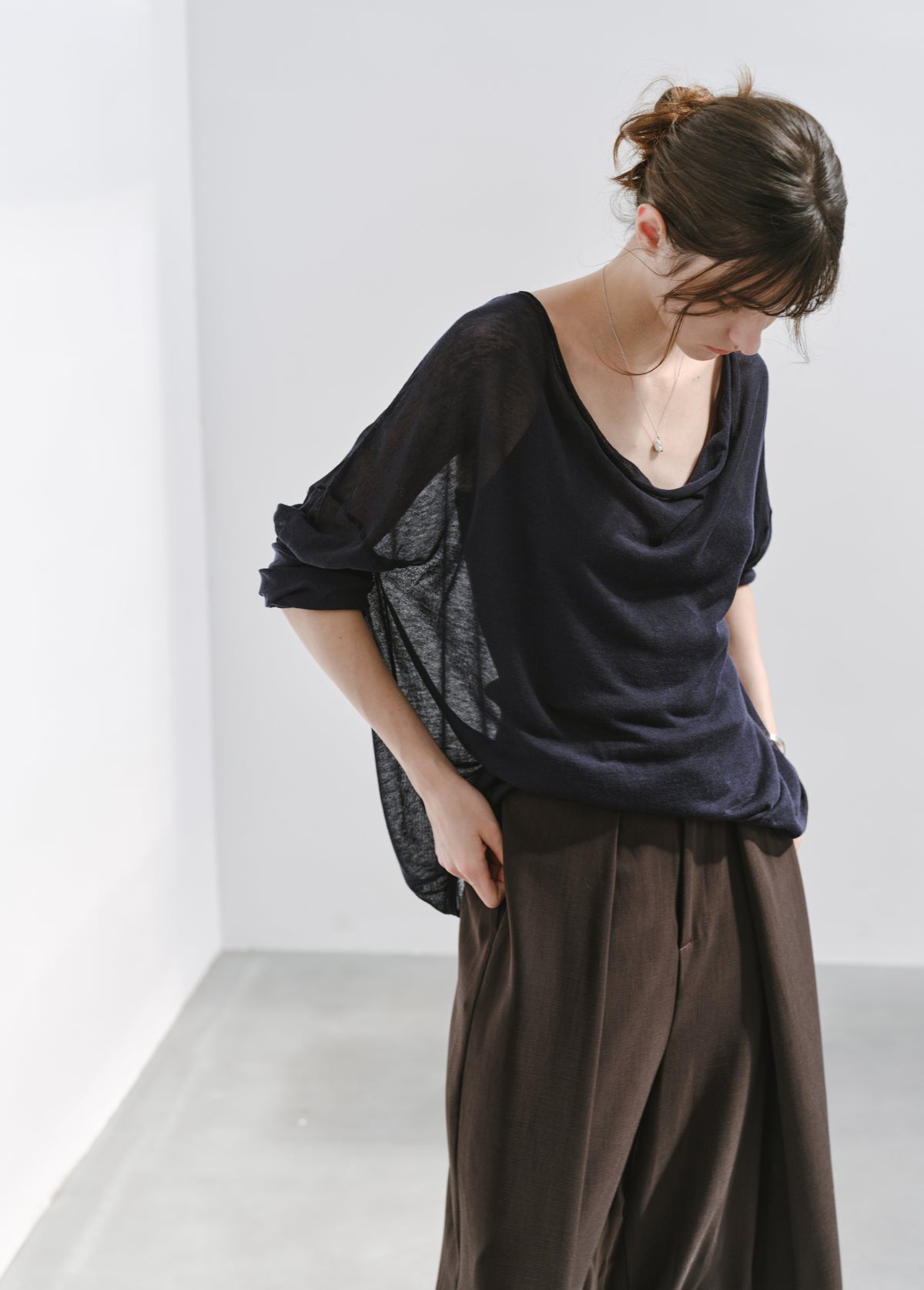 TUCK HEM DRAPE SLACKS
