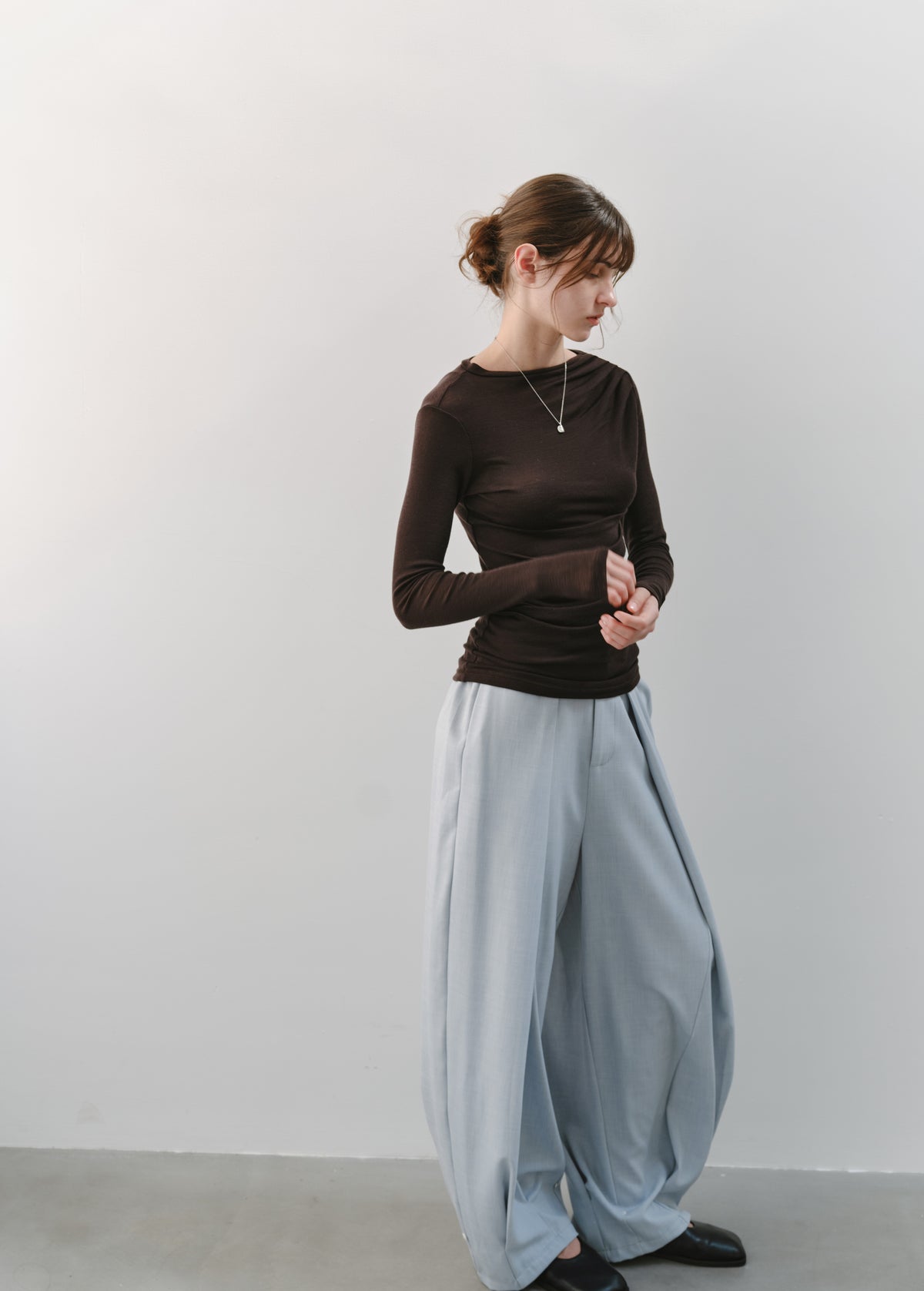 TUCK HEM DRAPE SLACKS