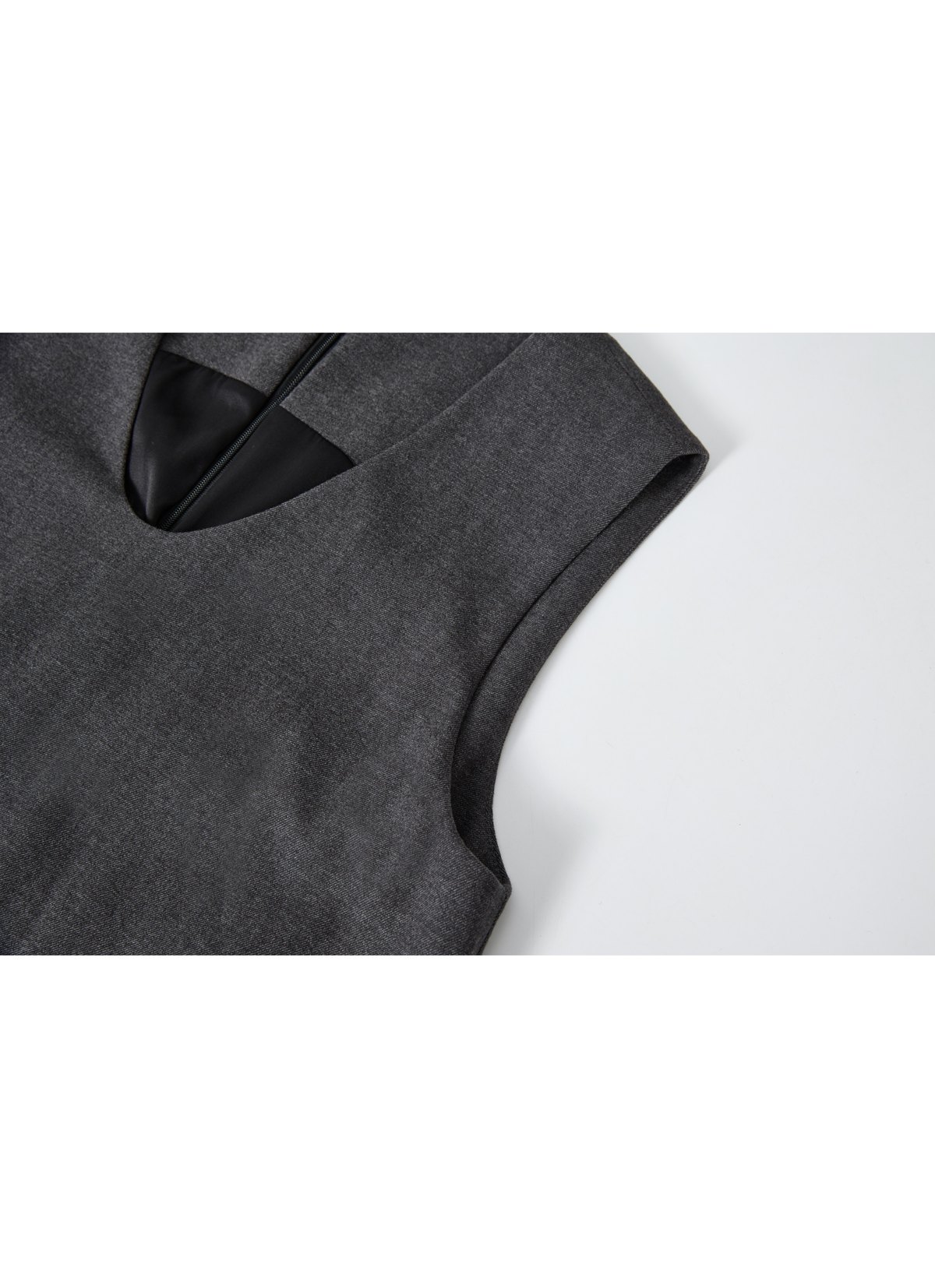 PLEATS LINE KNIT DRESS