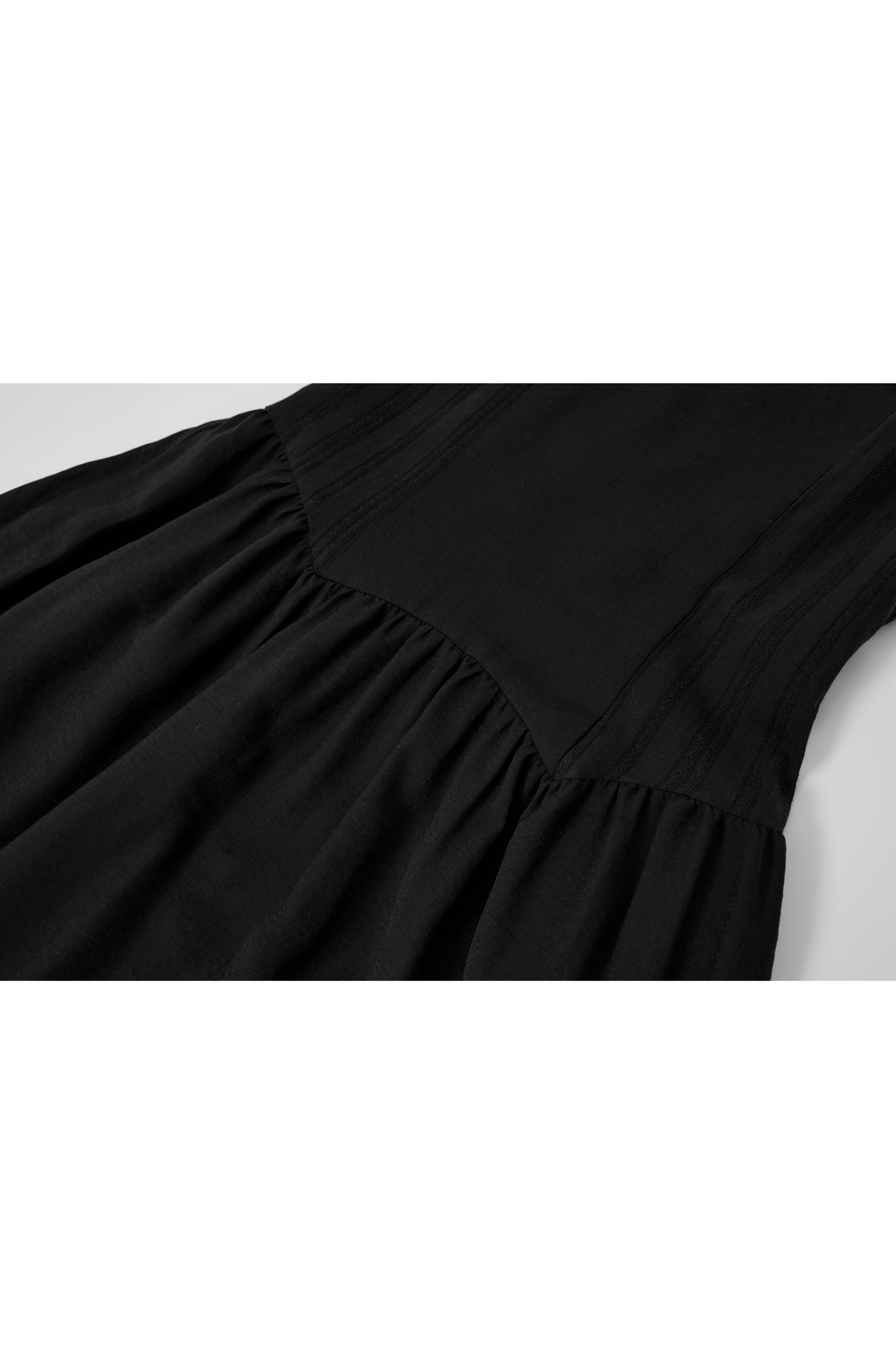 CLASSIC SHAPE VOLUME DRESS / 클래식 셰이프 볼륨 원피스
