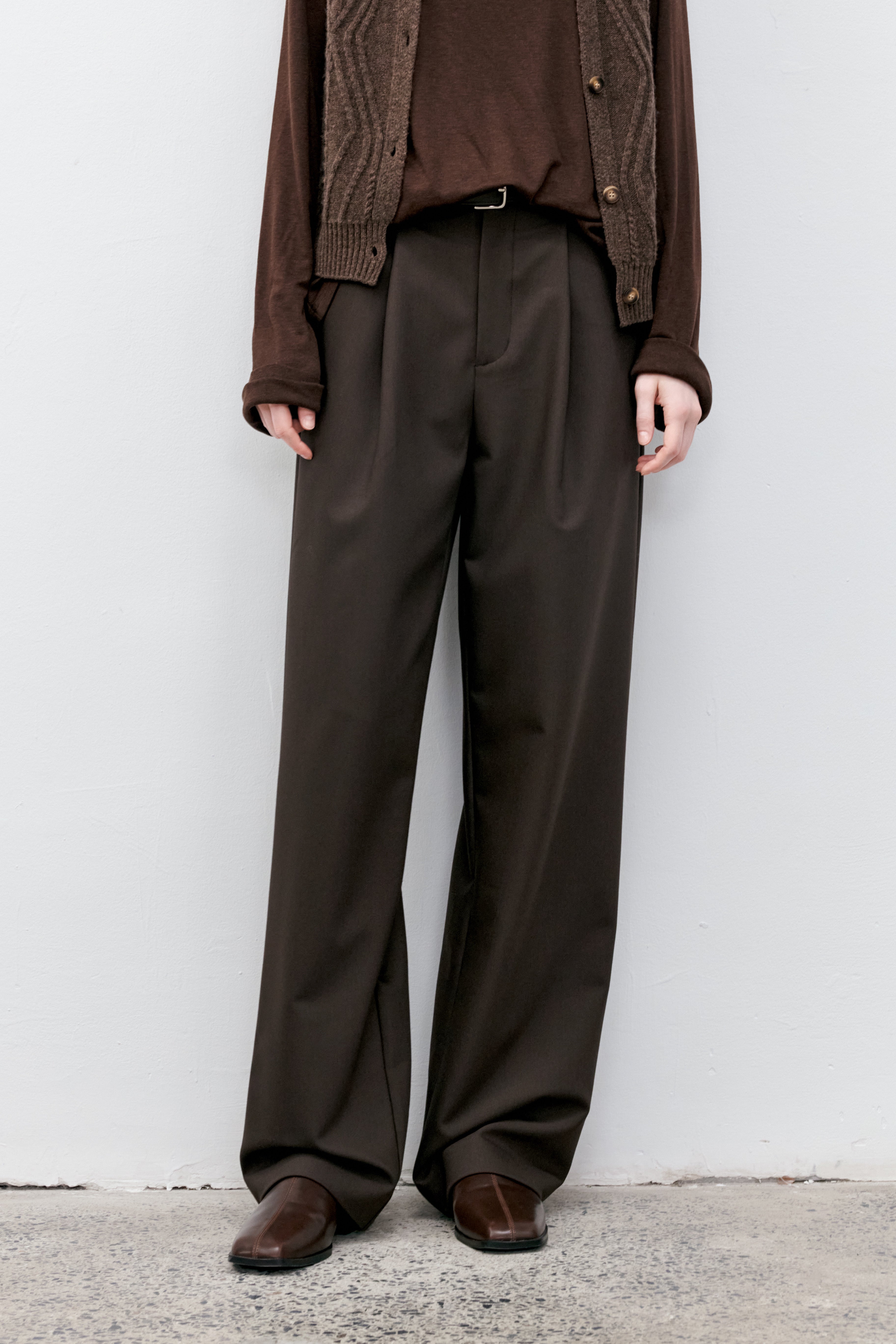 BASIC DRAPE STRAIGHT PANTS