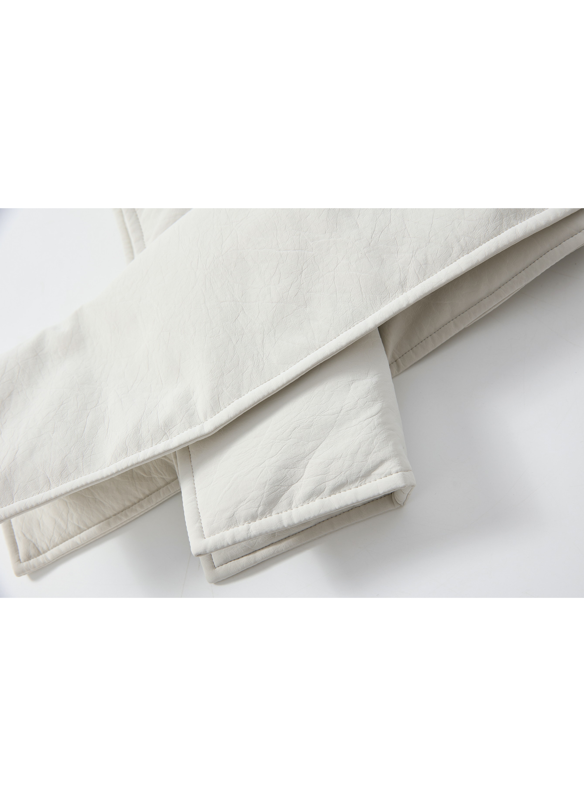 MATTE LEATHER SCARF DOWN