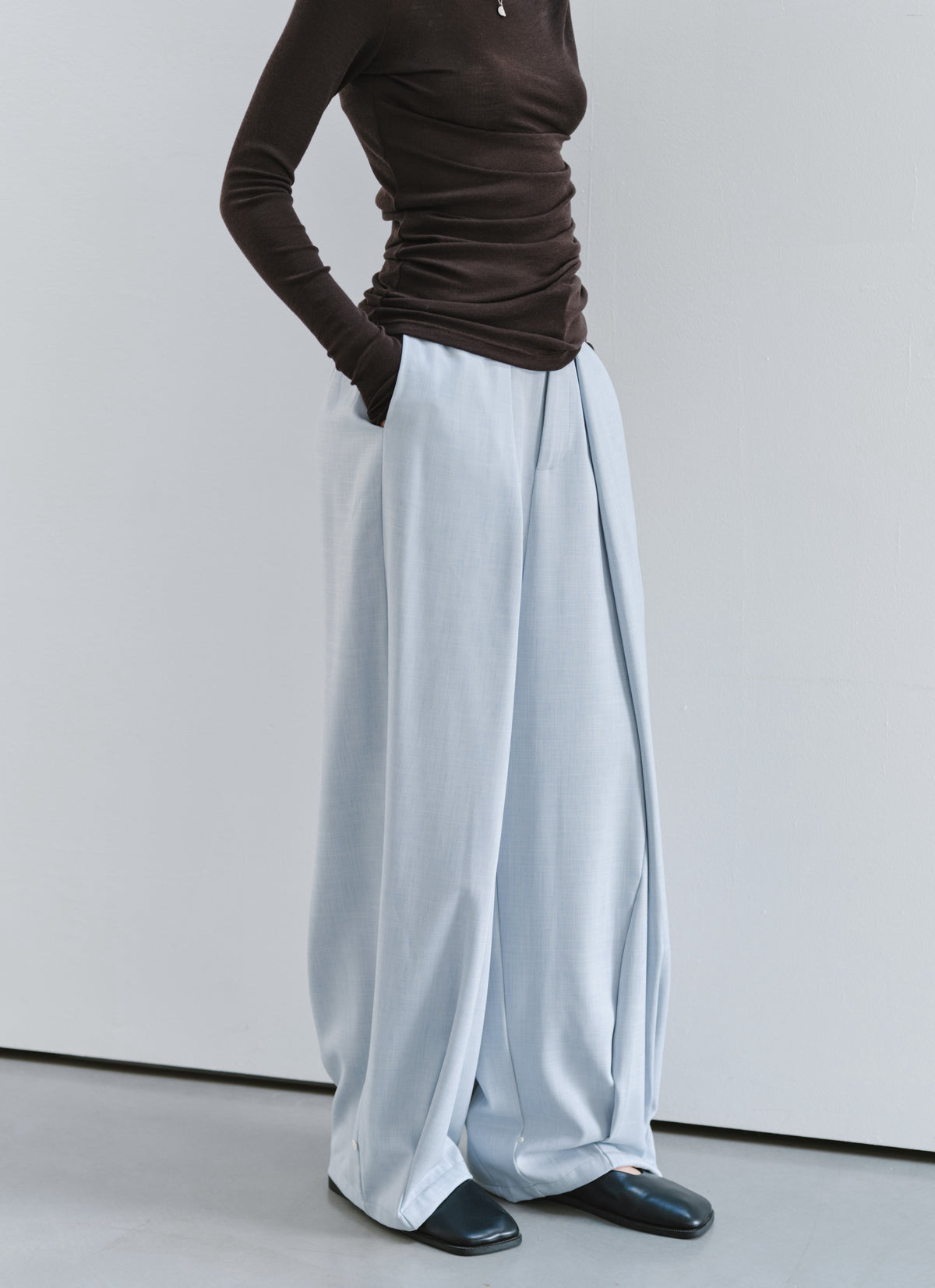 TUCK HEM DRAPE SLACKS