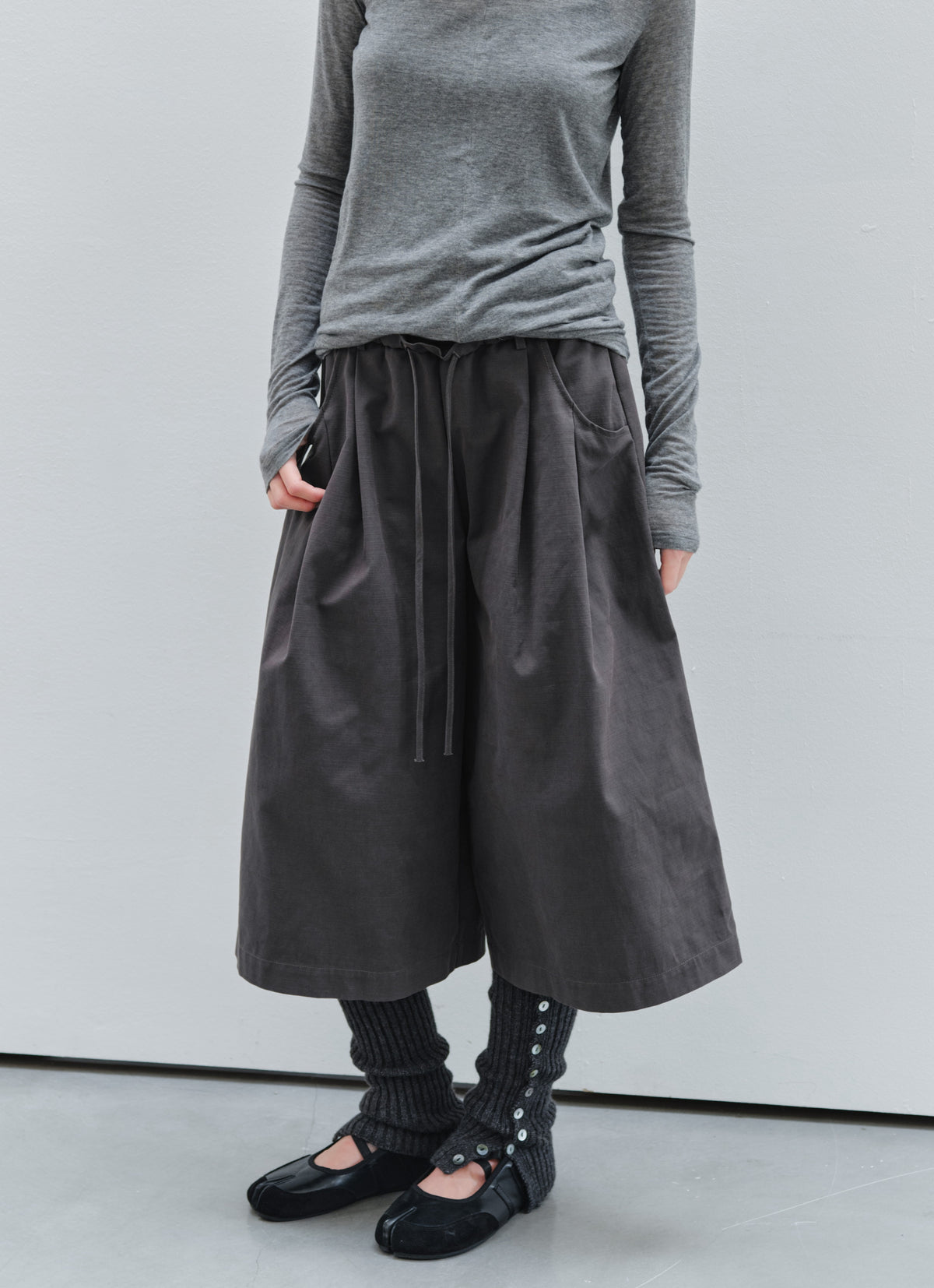 WIDE TACK HALF PANTS