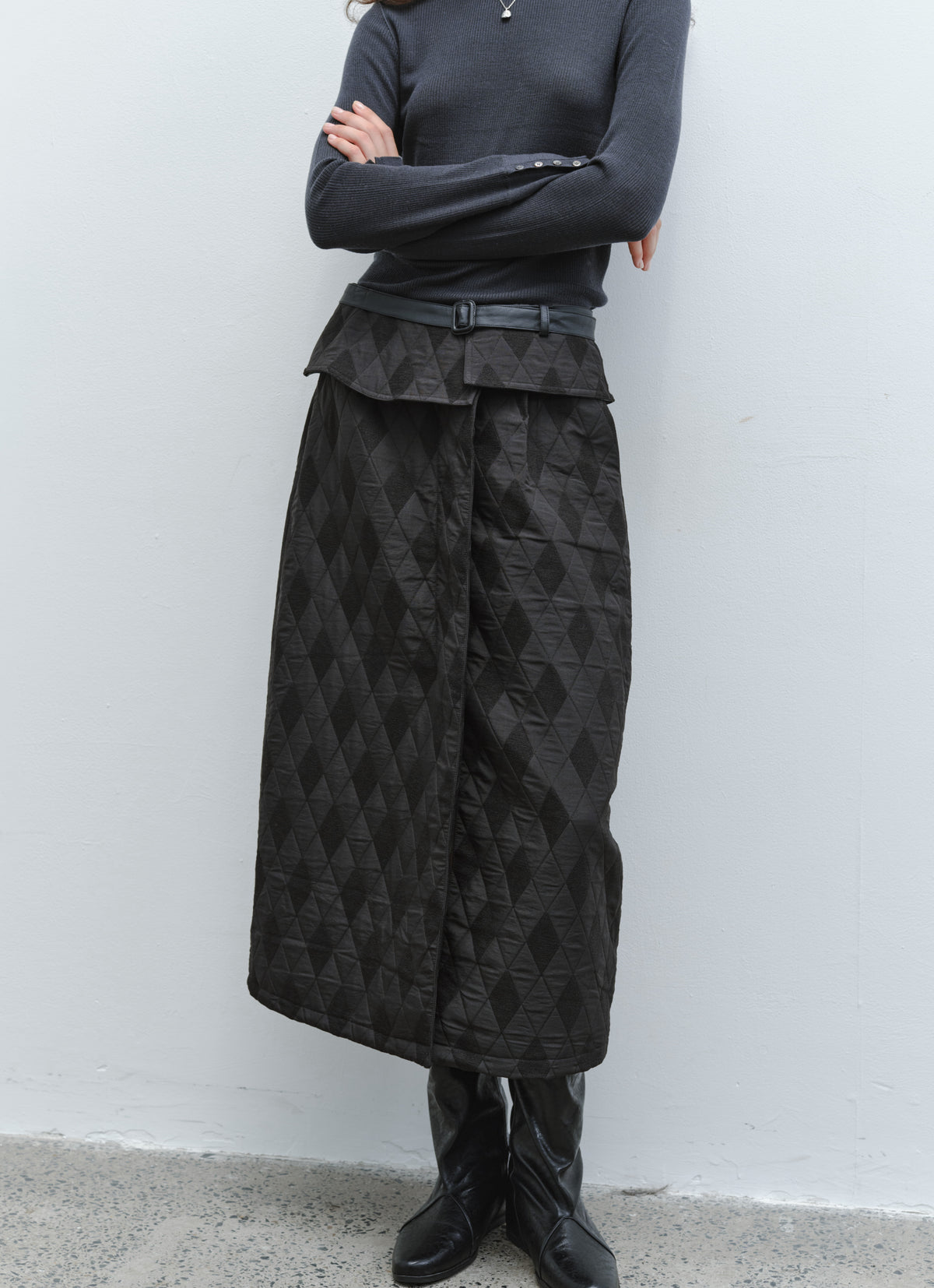 DIAMOND QUILTING SLIT SKIRT