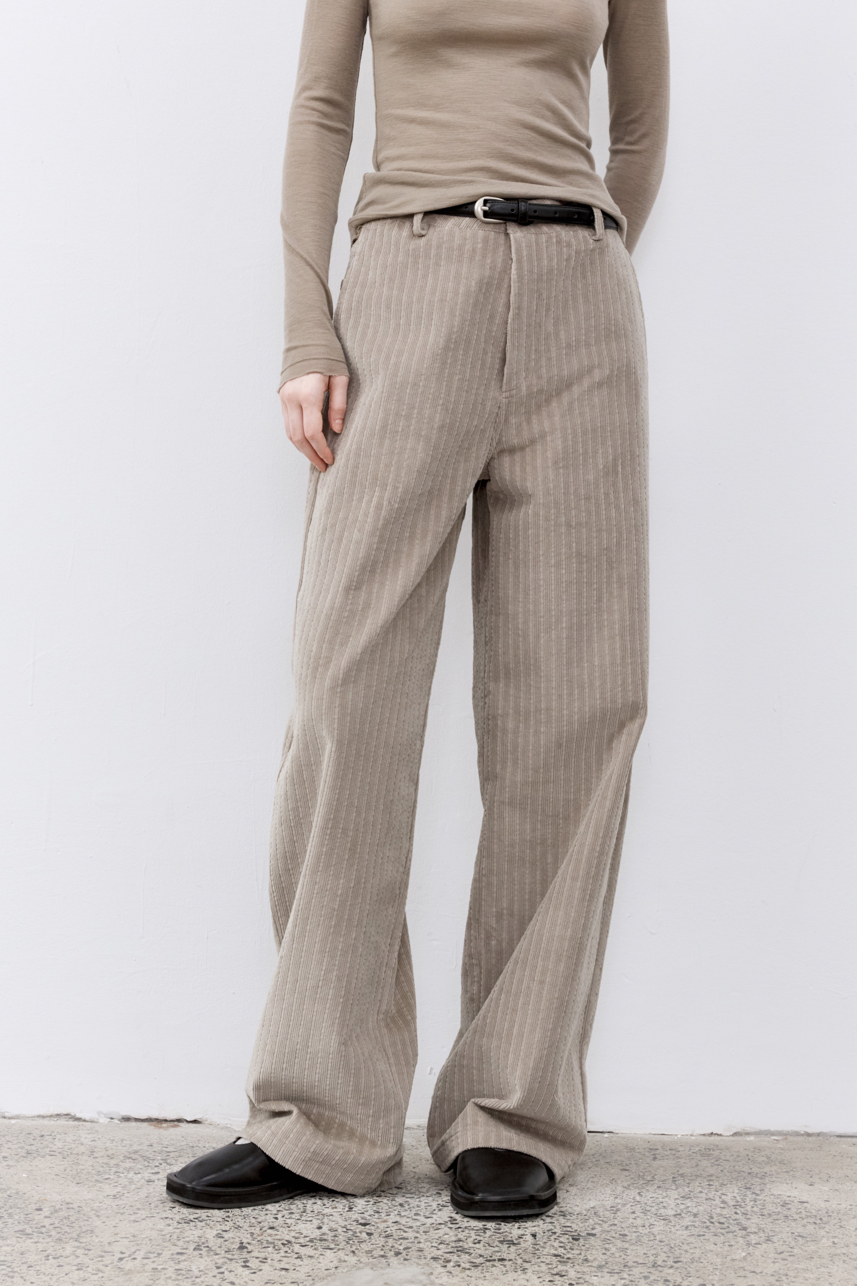 RETRO CORDUROY SOFT PANTS / 레트로 코듀로이 소프트 팬츠