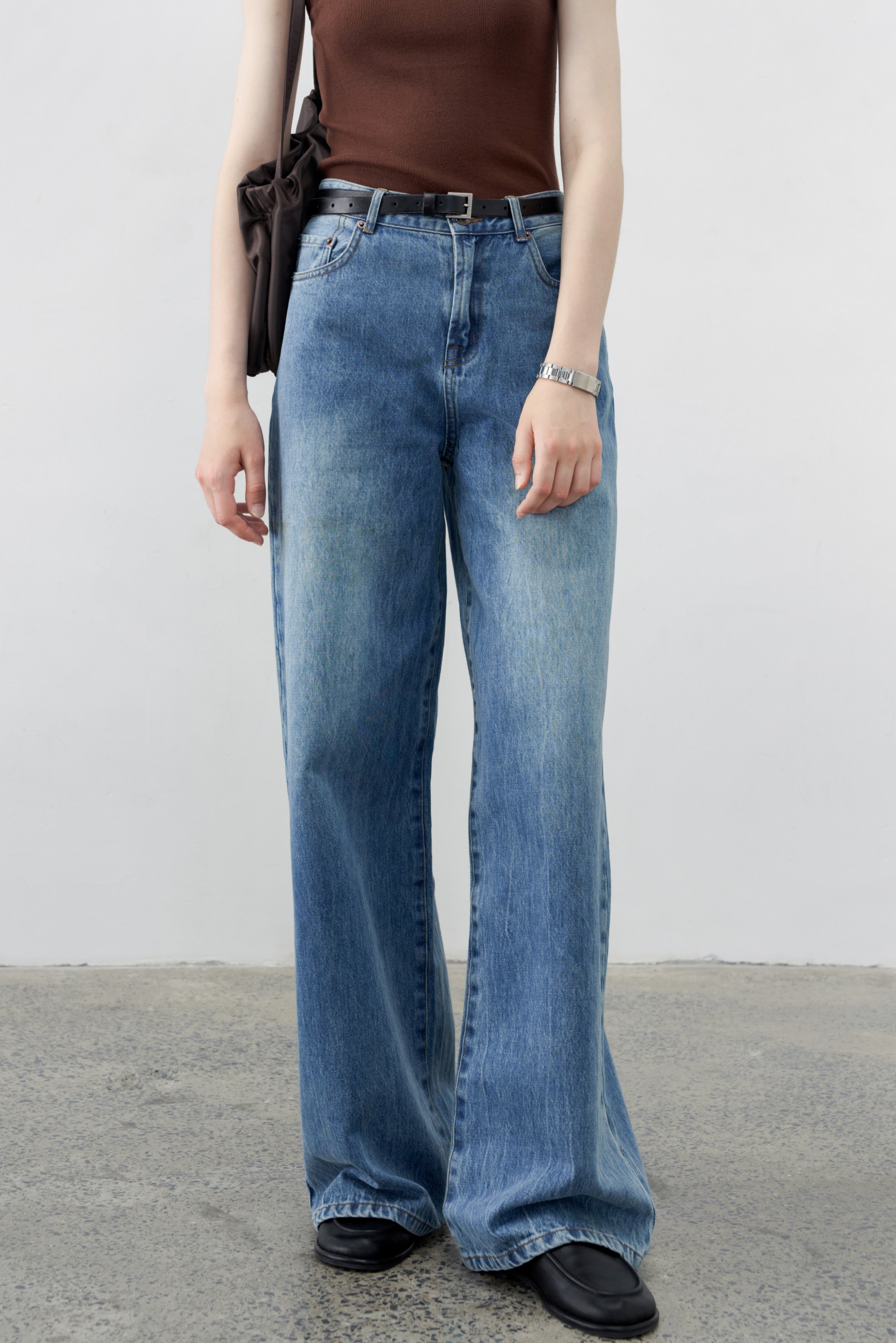 BASIC LOOSE STRAIGHT JEANS