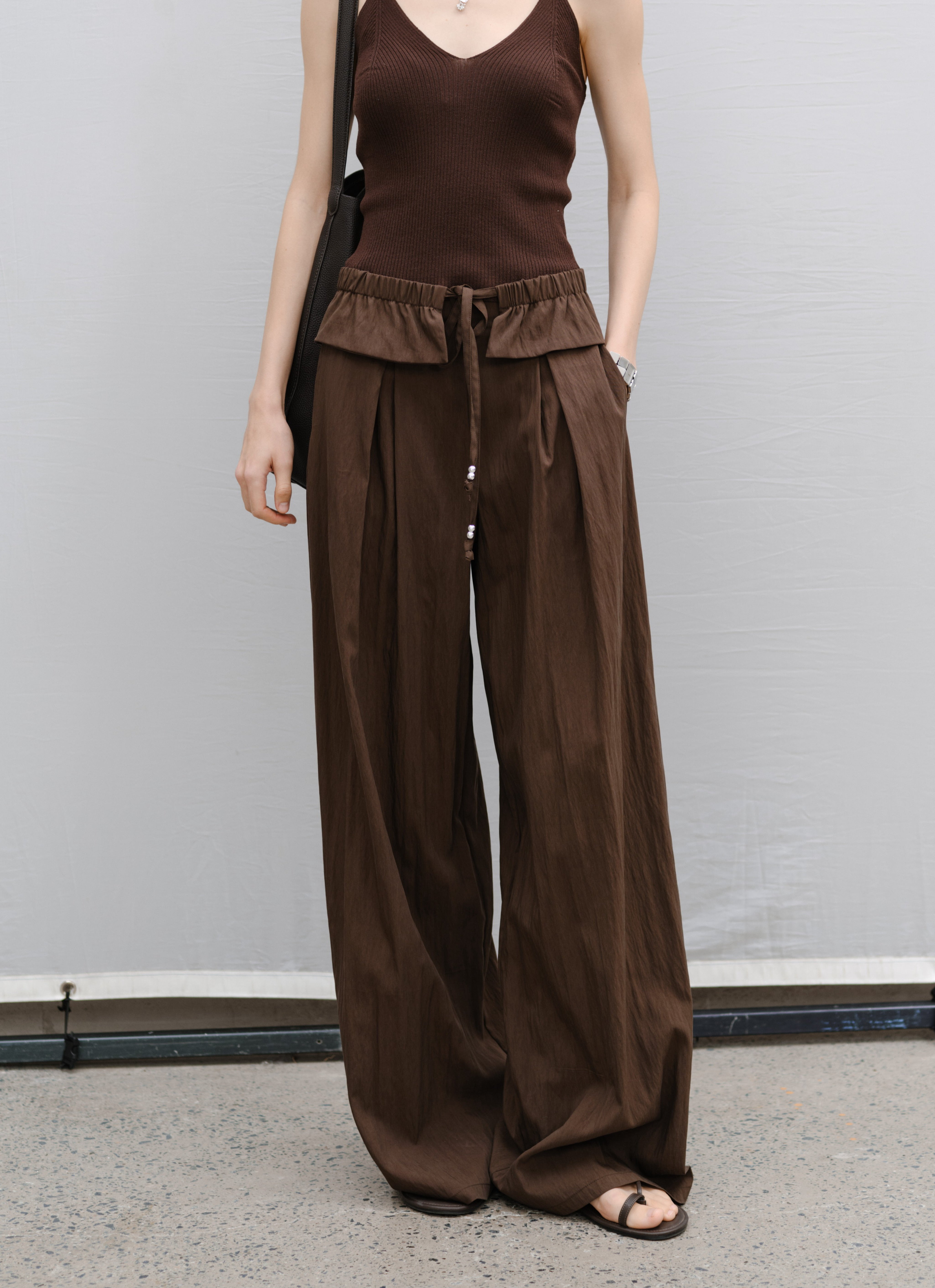 PLEATS WAIST DRAPE PANTS / 플리츠 웨스트 드레이프 팬츠