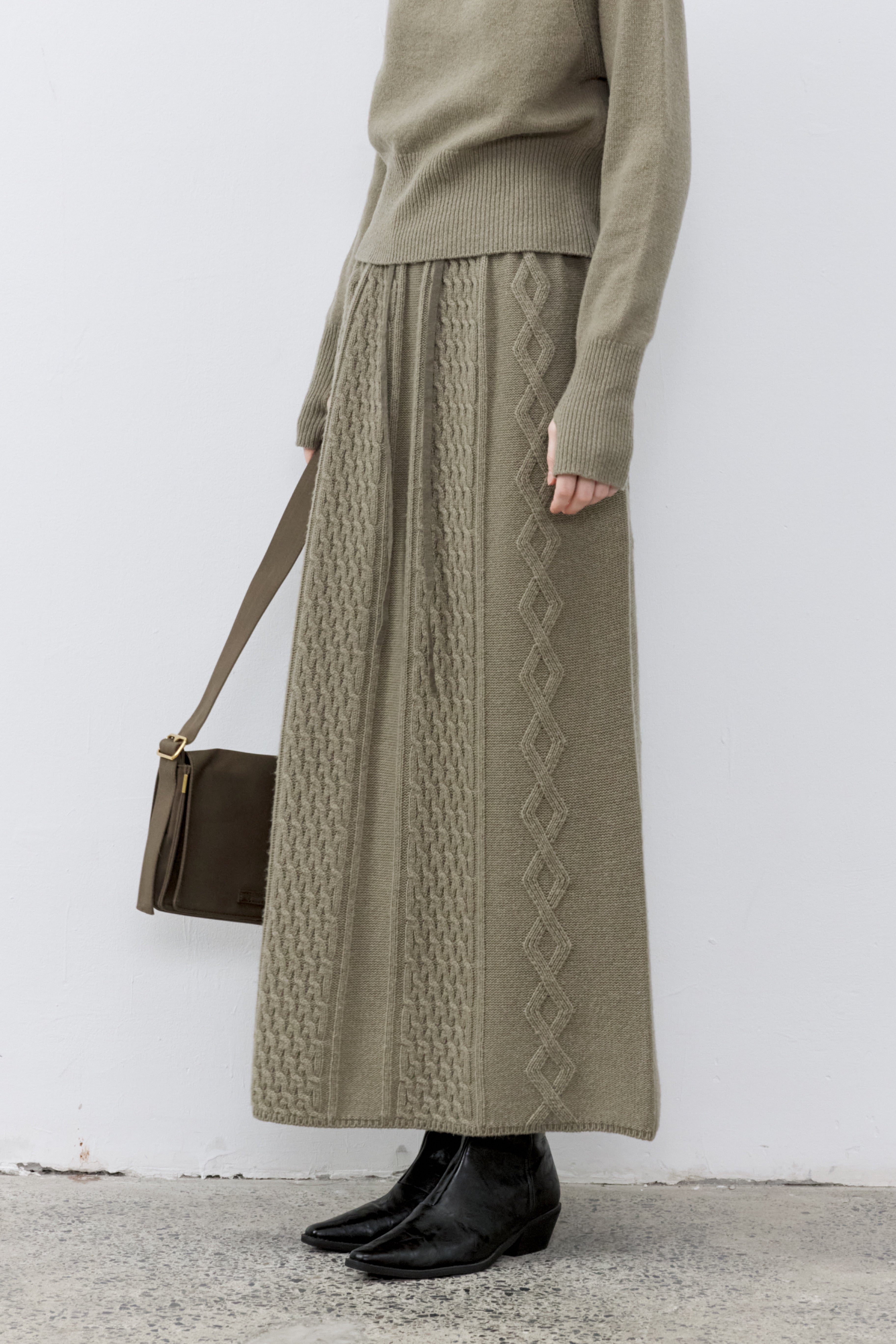 CABLE KNIT WOOL SKIRT