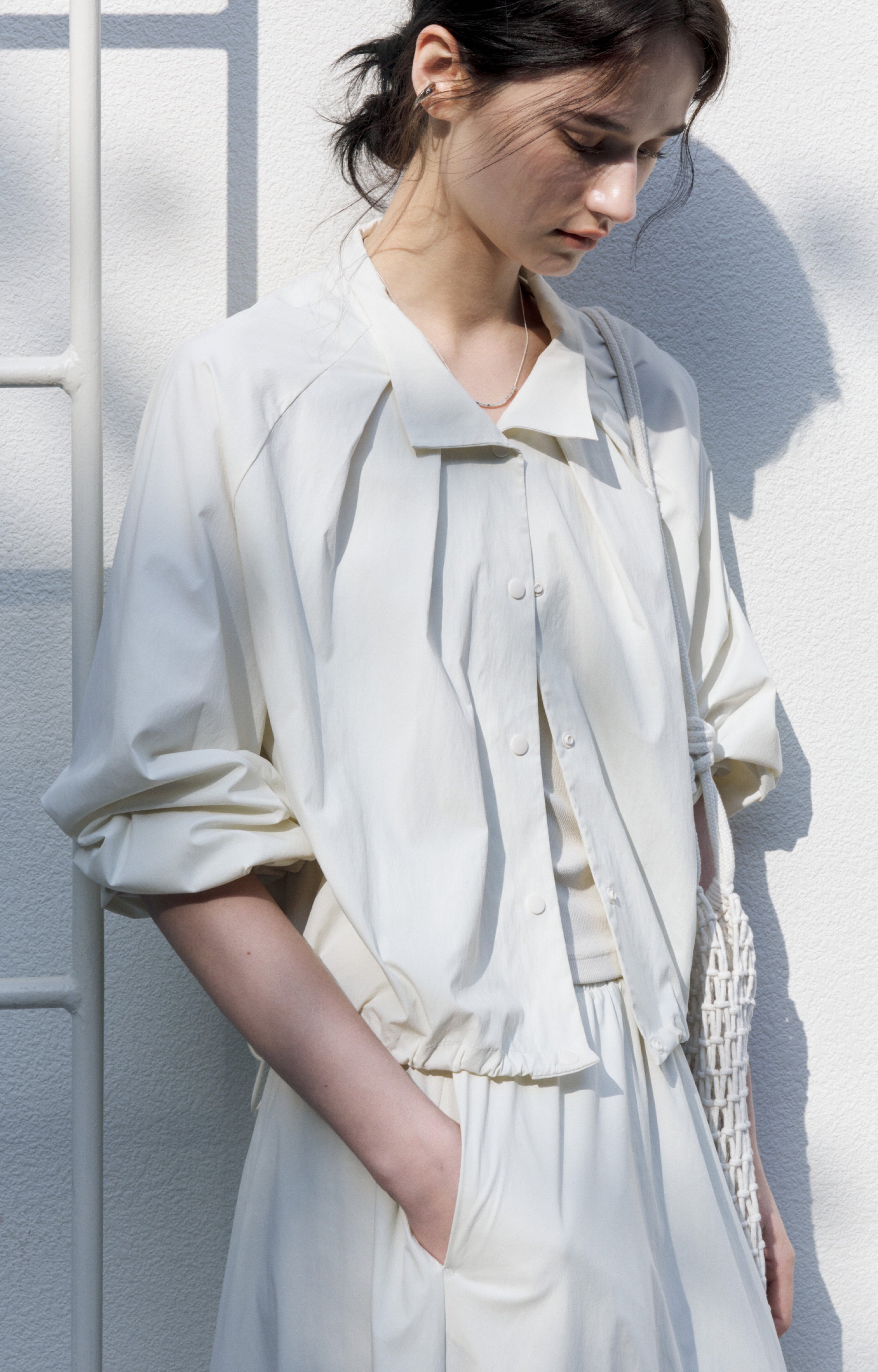 UV CUT NECK PLEATED DRAPE BLOUSON / UV cut neck pleated drape blouson