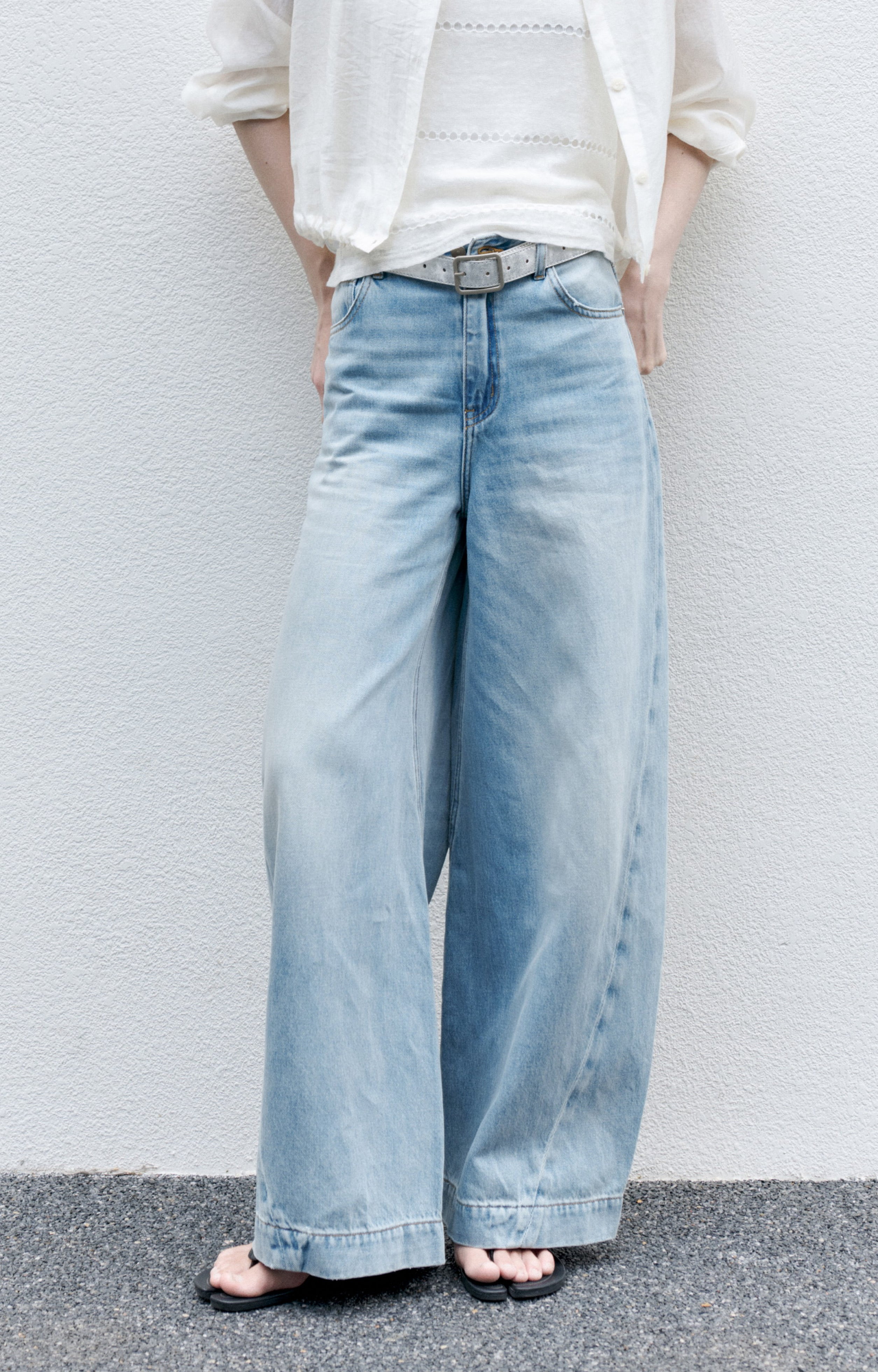 WASHED BLUE WIDE JEANS / ウォッシュドブルーワイドジーンズ