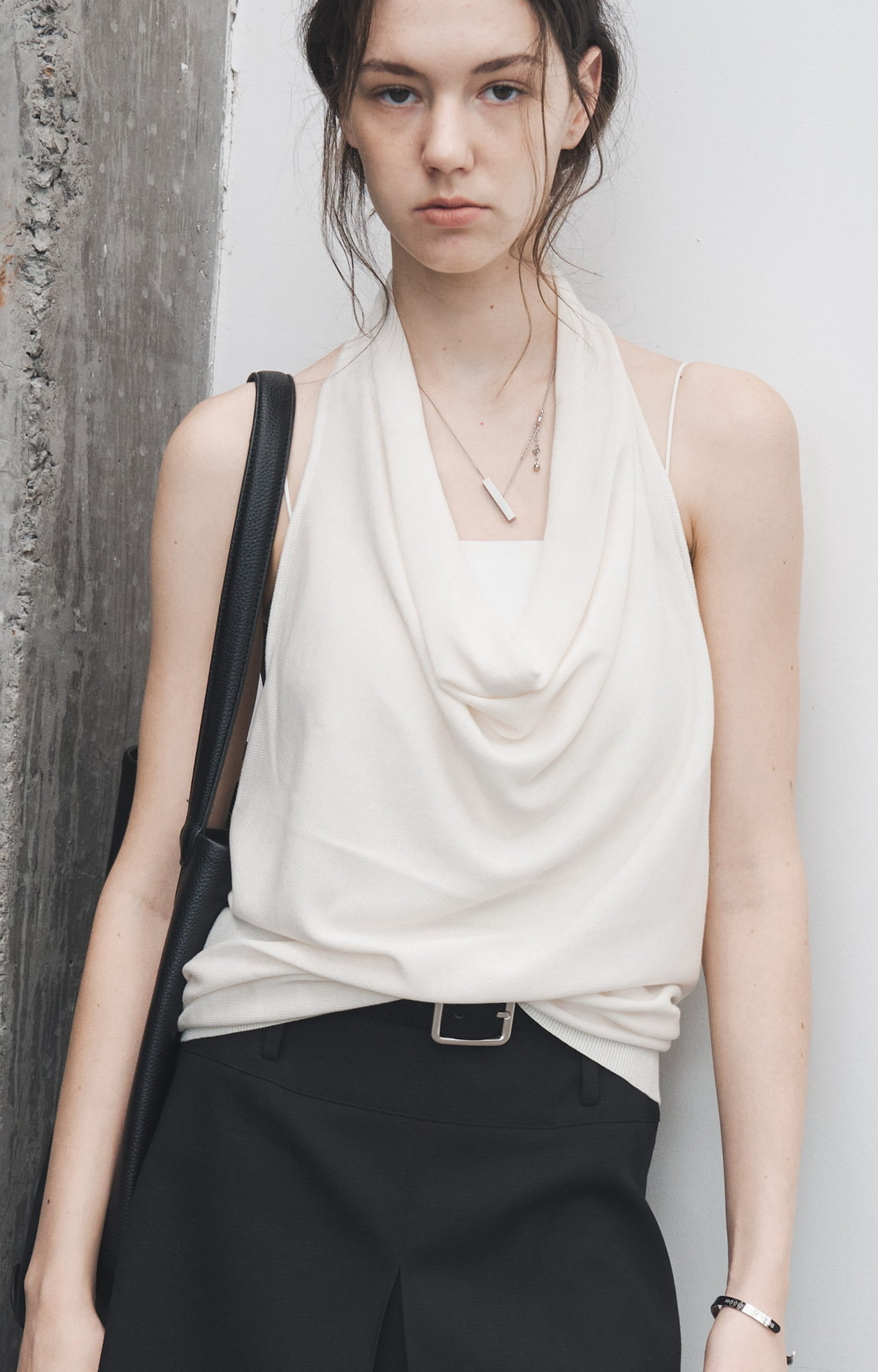 HALTER NECK DRAPED TOP / ホルターネックドレープトップ
