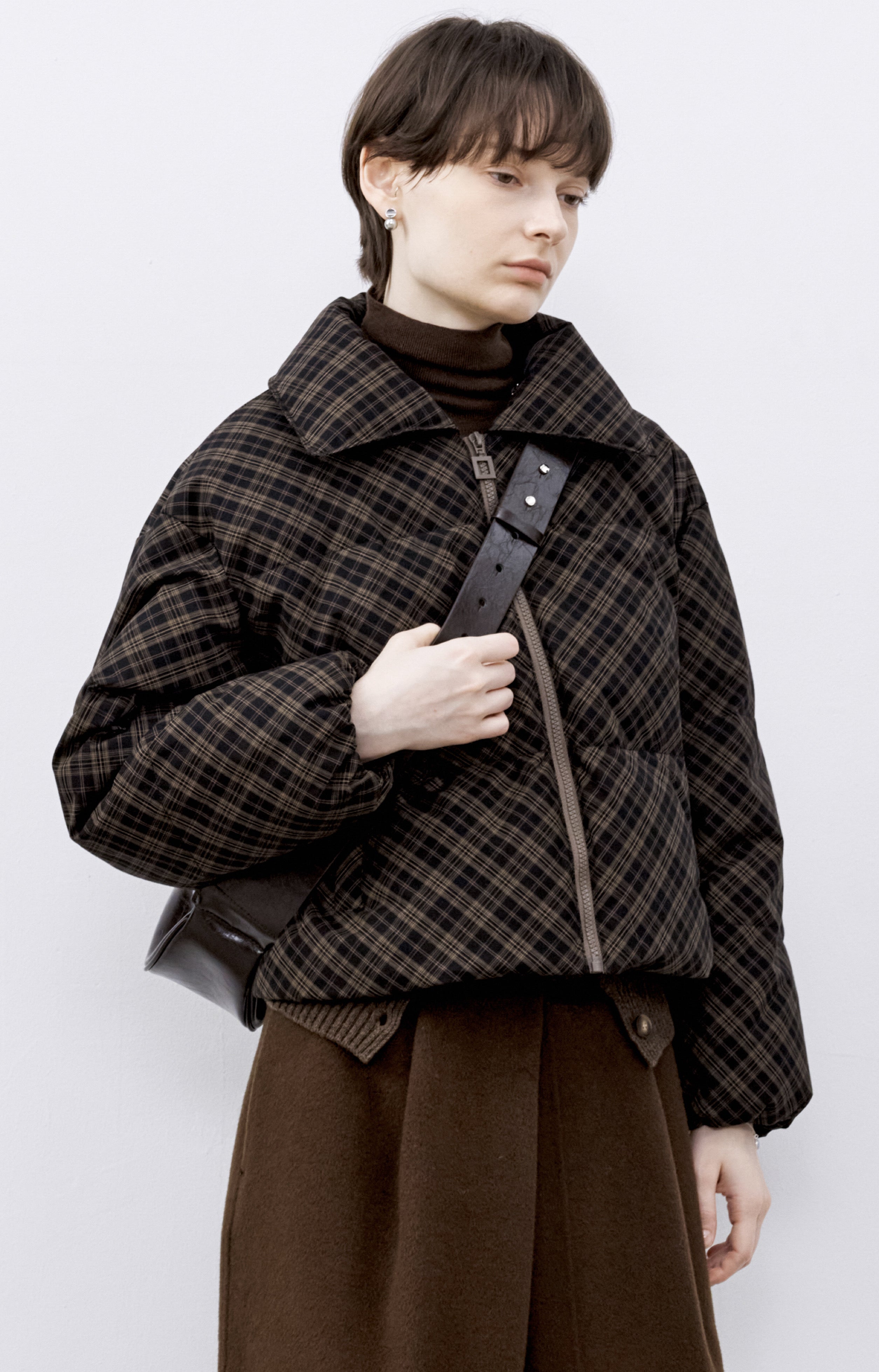 DARK PLAID LAPEL DOWN